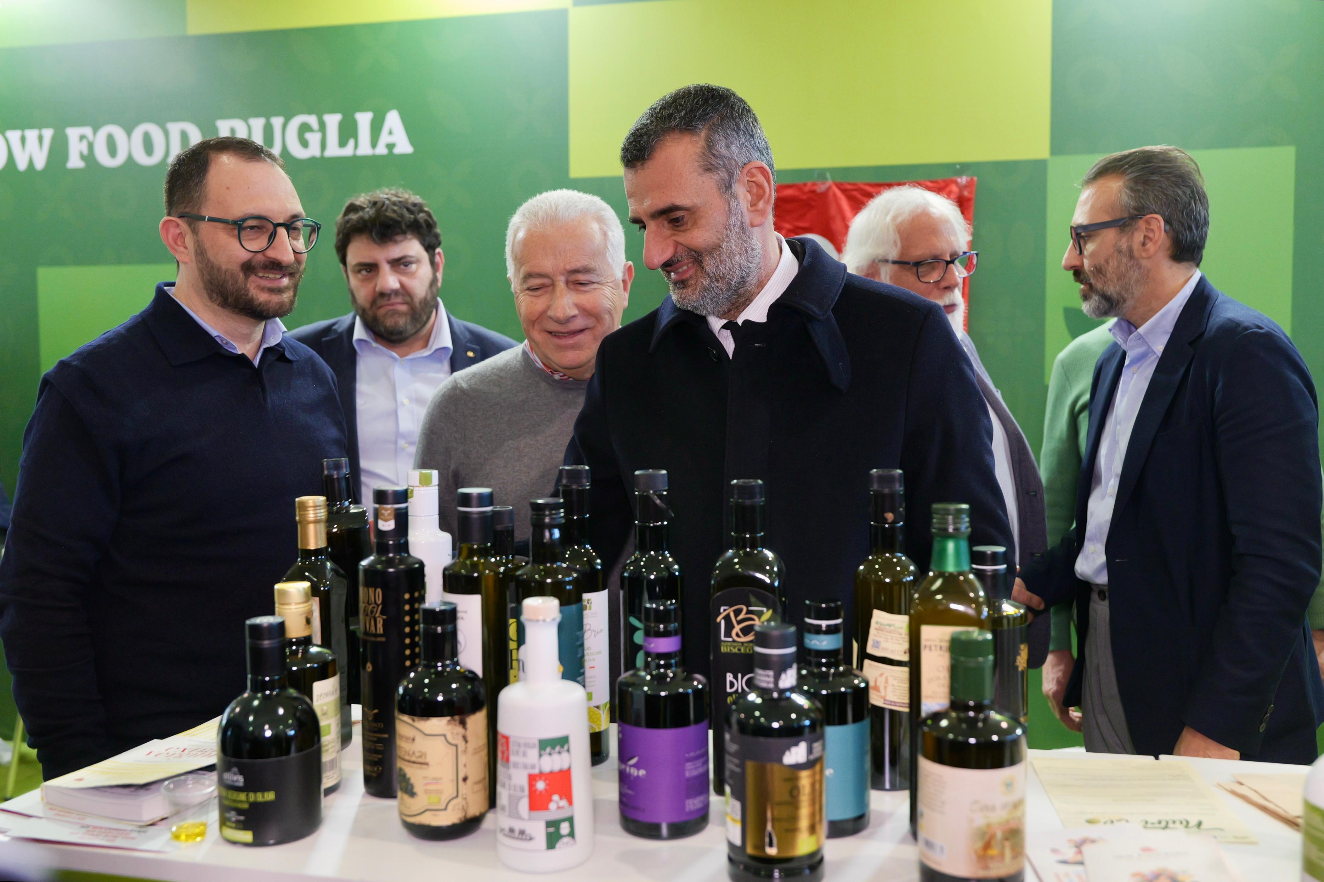 Galleria Evolio Expo 2026, Decaro: “Olivicoltura è settore strategico. Si lavori insieme per tutelare questo enorme patrimonio come condiviso con il sottosegretario La Pietra” - Diapositiva 7 di 7