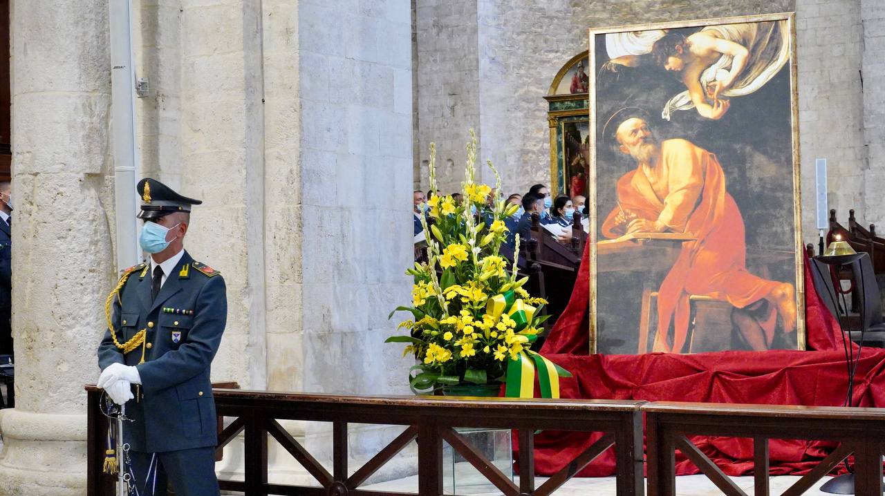 Galleria EMILIANO OGGI ALLE CELEBRAZIONI DELLA GUARDIA DI FINANZA - Diapositiva 4 di 11