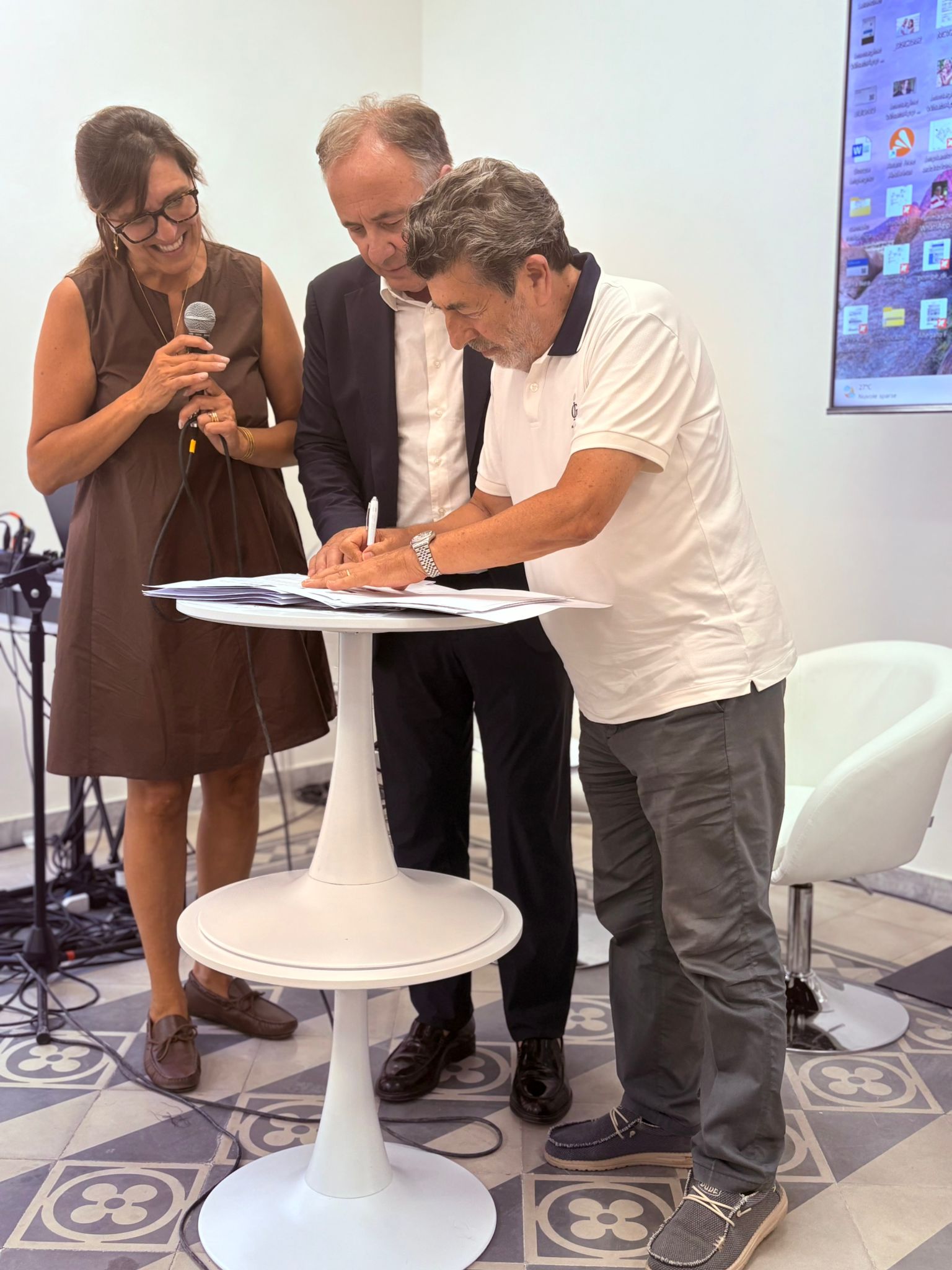 Galleria Emiliano e Leo: “Oltre 300 milioni di euro per il potenziamento di residenze universitarie, scuole, università e spazi per la didattica. Un traguardo storico per la Puglia” - Diapositiva 8 di 11