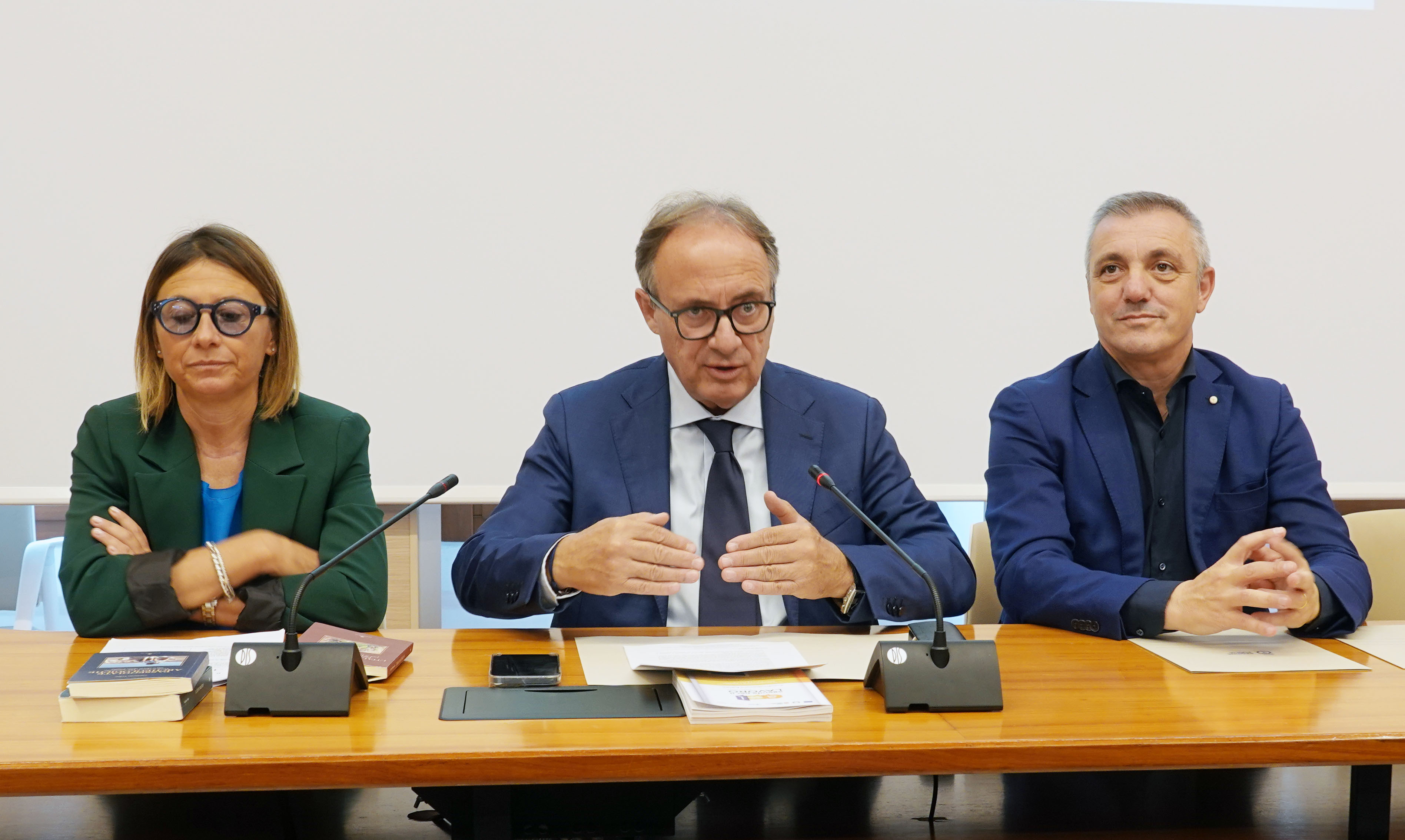 Galleria Nasce la Scuola di specializzazione interateneo in Beni archeologici a Canosa di Puglia - Diapositiva 11 di 11