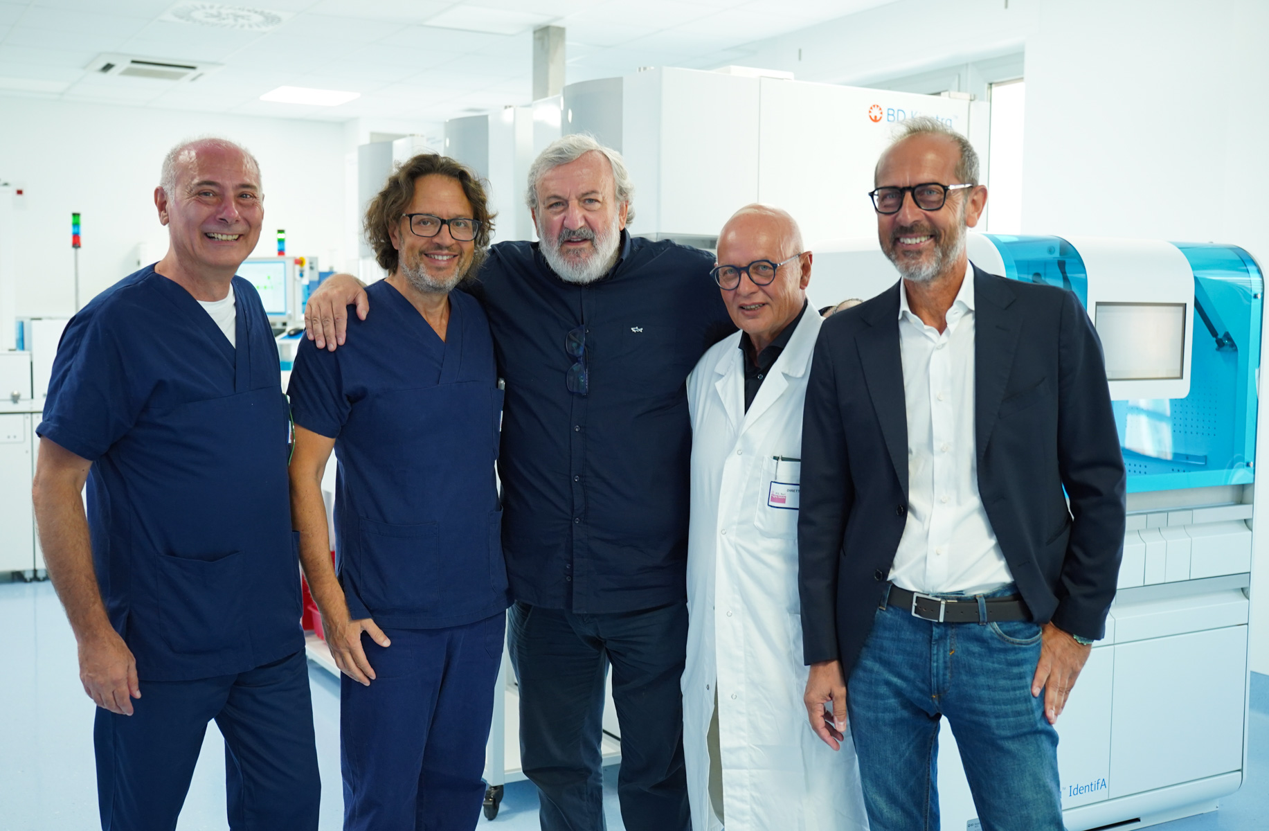 Galleria Nuovo laboratorio di Microbiologia provinciale della ASL all'ospedale Di Venere - Diapositiva 15 di 21