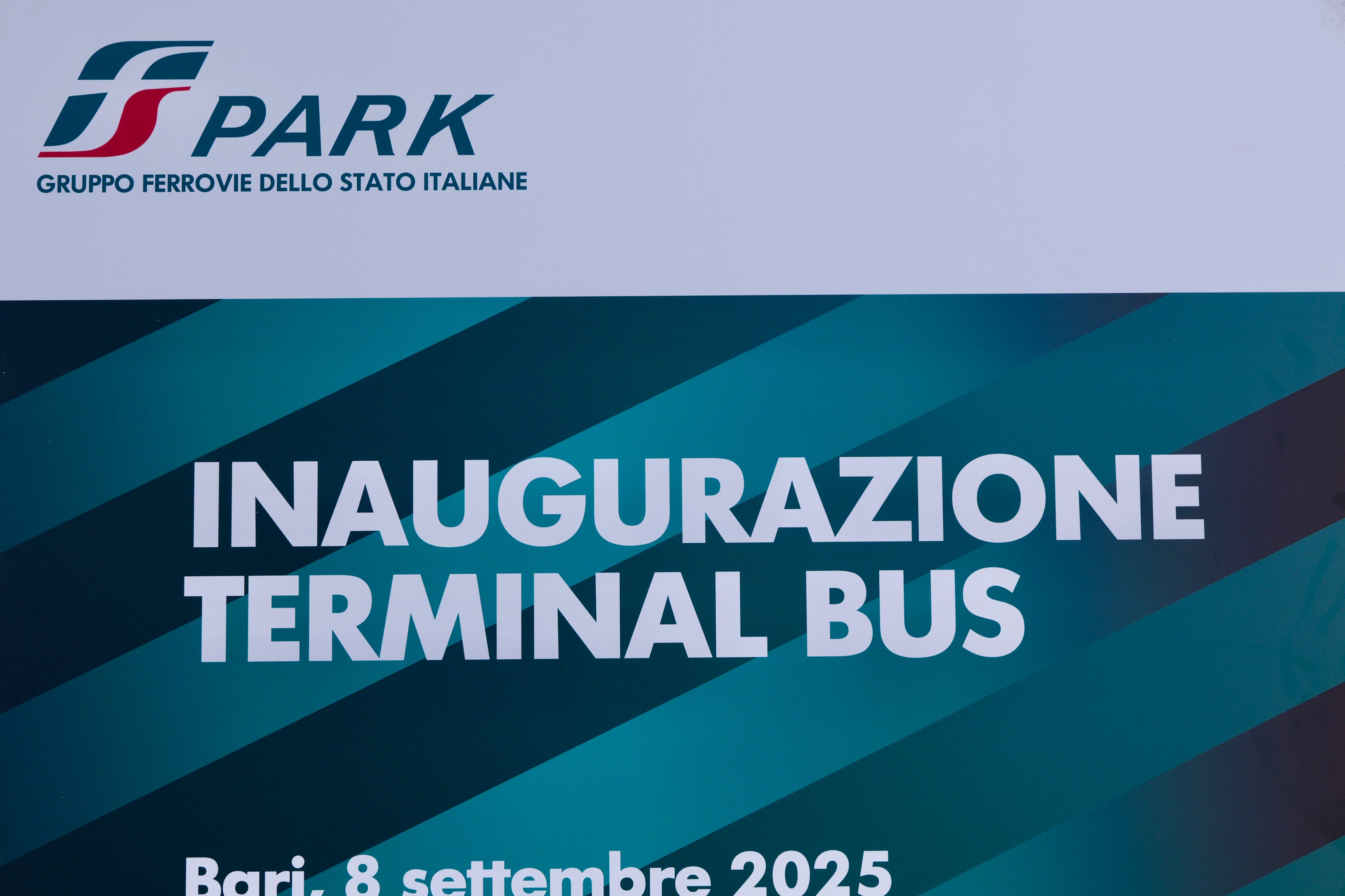 Galleria Terminal bus di Bari Centrale, Emiliano e Ciliento: “Con questa struttura affermiamo l’idea di un’offerta di trasporto ordinata, intermodale, sostenibile e sicura” - Diapositiva 6 di 7