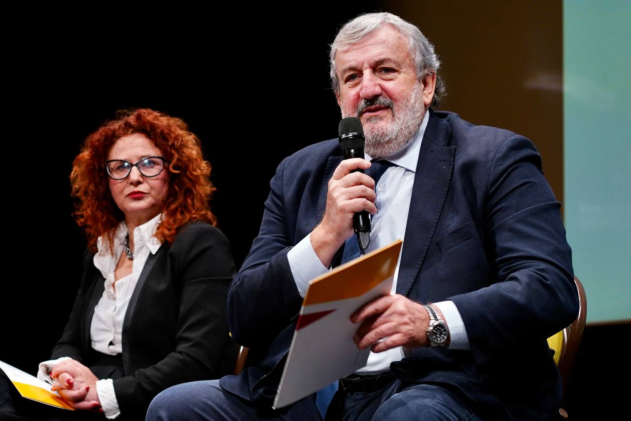 Galleria 14ESIMA EDIZIONE DEL BIFEST: “URGENTE DARE UNA DIMENSIONE ISTITUZIONALE ALLA FESTA DEL CINEMA”. - Diapositiva 6 di 8