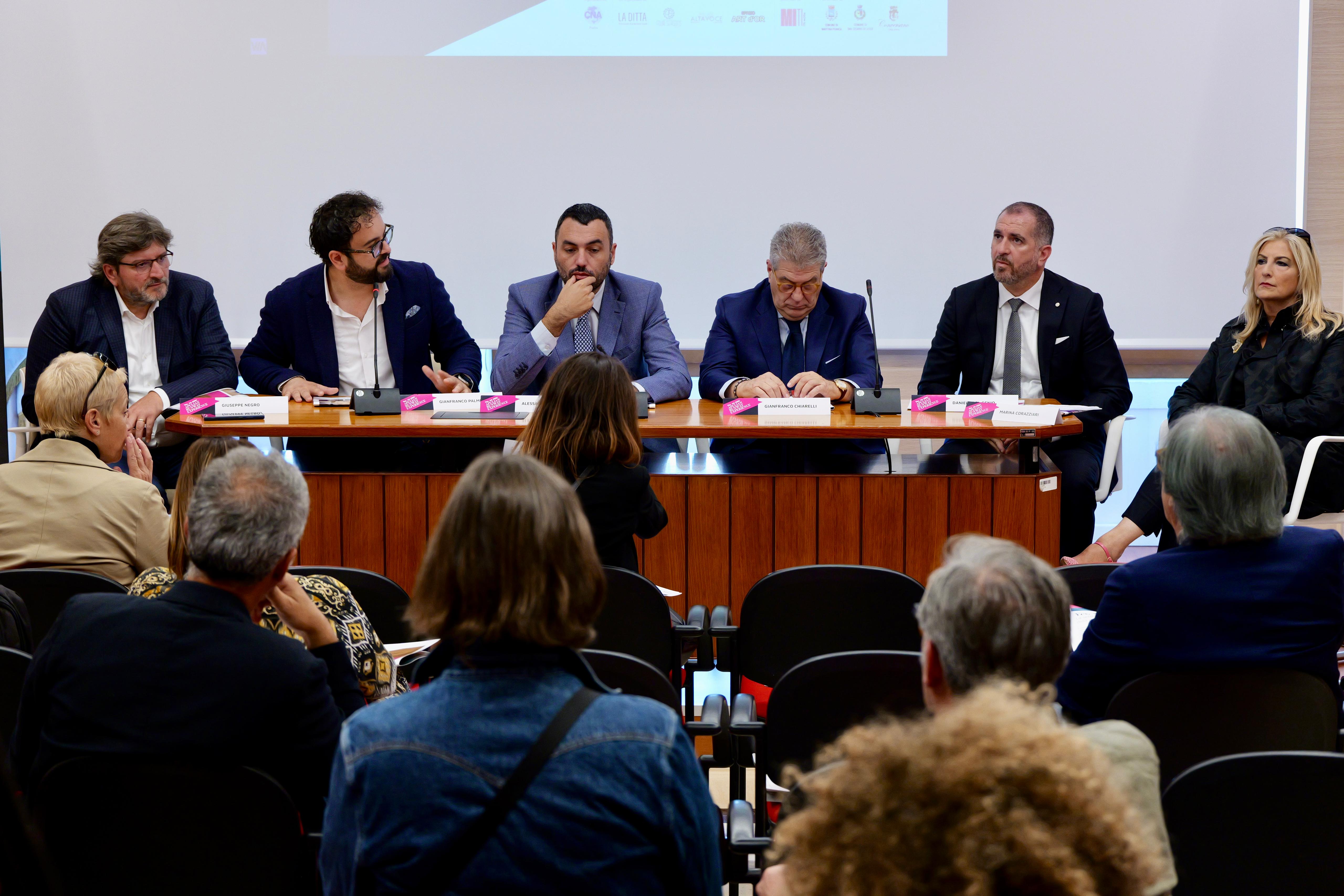 Galleria Yes We A.R.E. Dal 3 al 6 novembre la settimana della moda in Puglia - Diapositiva 6 di 11