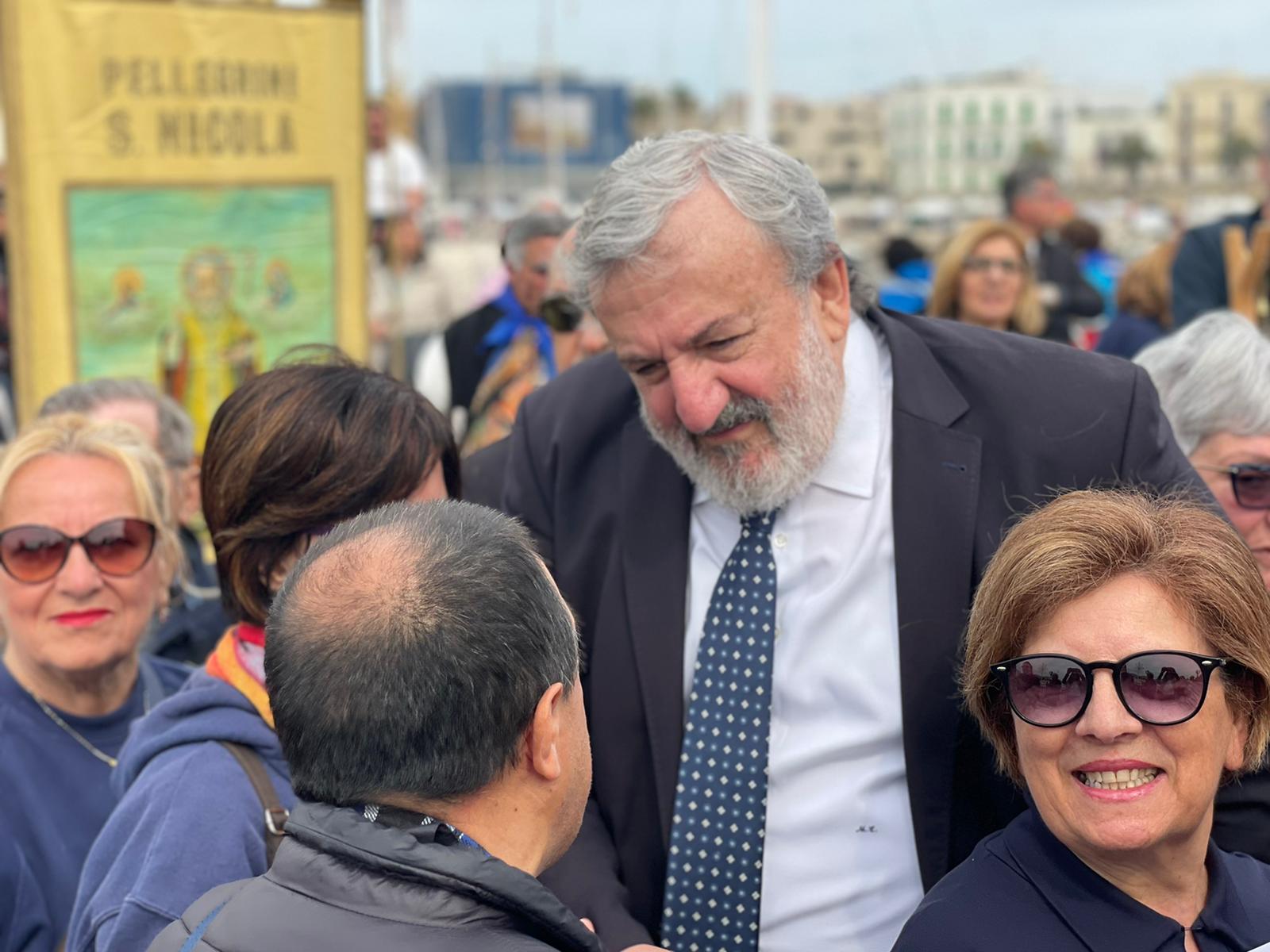 Galleria EMILIANO ALLE CELEBRAZIONI PER SAN NICOLA A BARI: “È LA FESTA IN CUI SI CELEBRA LA GRANDEZZA DELL’UMANITÀ”  - Diapositiva 12 di 14