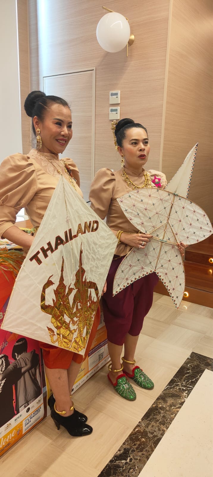 Galleria Al via il X Festival degli Aquiloni a Margherita di Savoia - Diapositiva 3 di 3