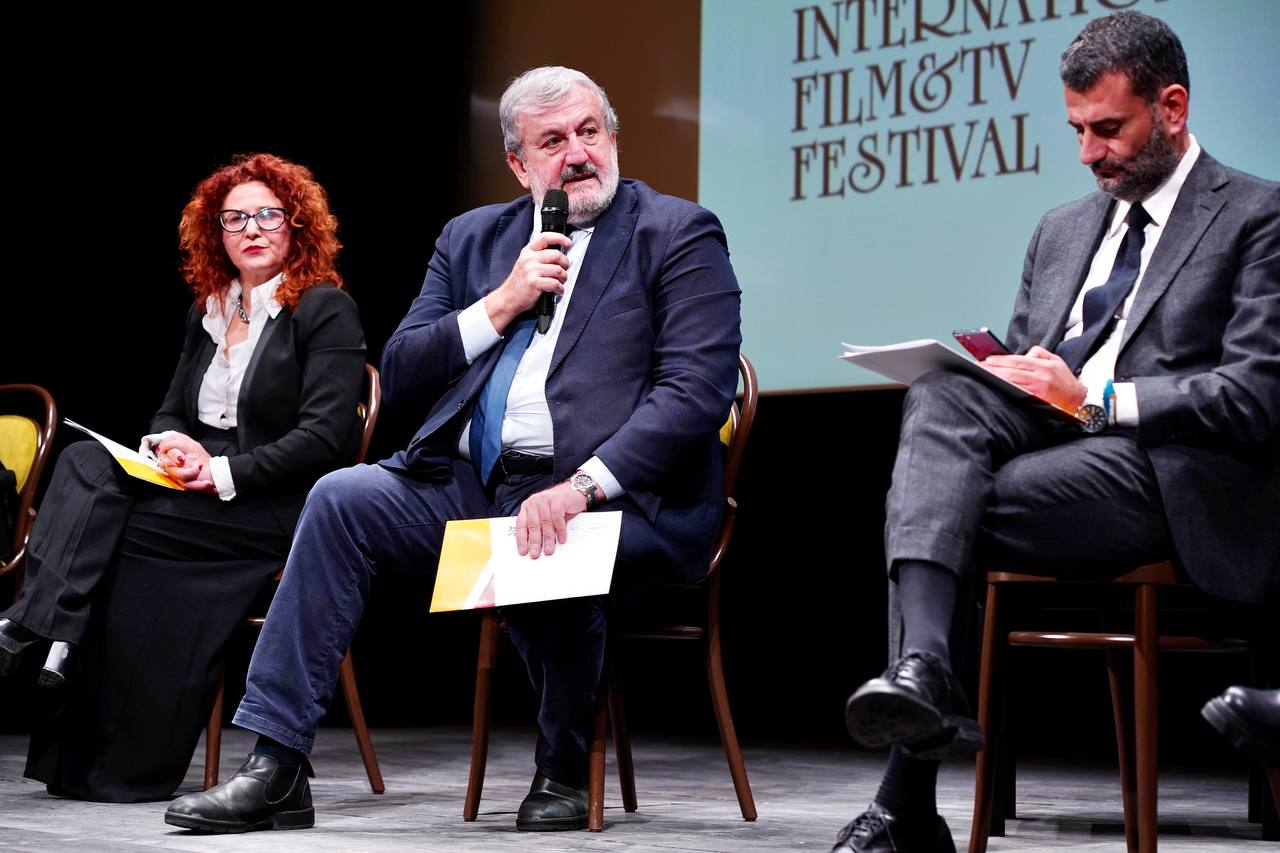 Galleria 14ESIMA EDIZIONE DEL BIFEST: “URGENTE DARE UNA DIMENSIONE ISTITUZIONALE ALLA FESTA DEL CINEMA”. - Diapositiva 4 di 8