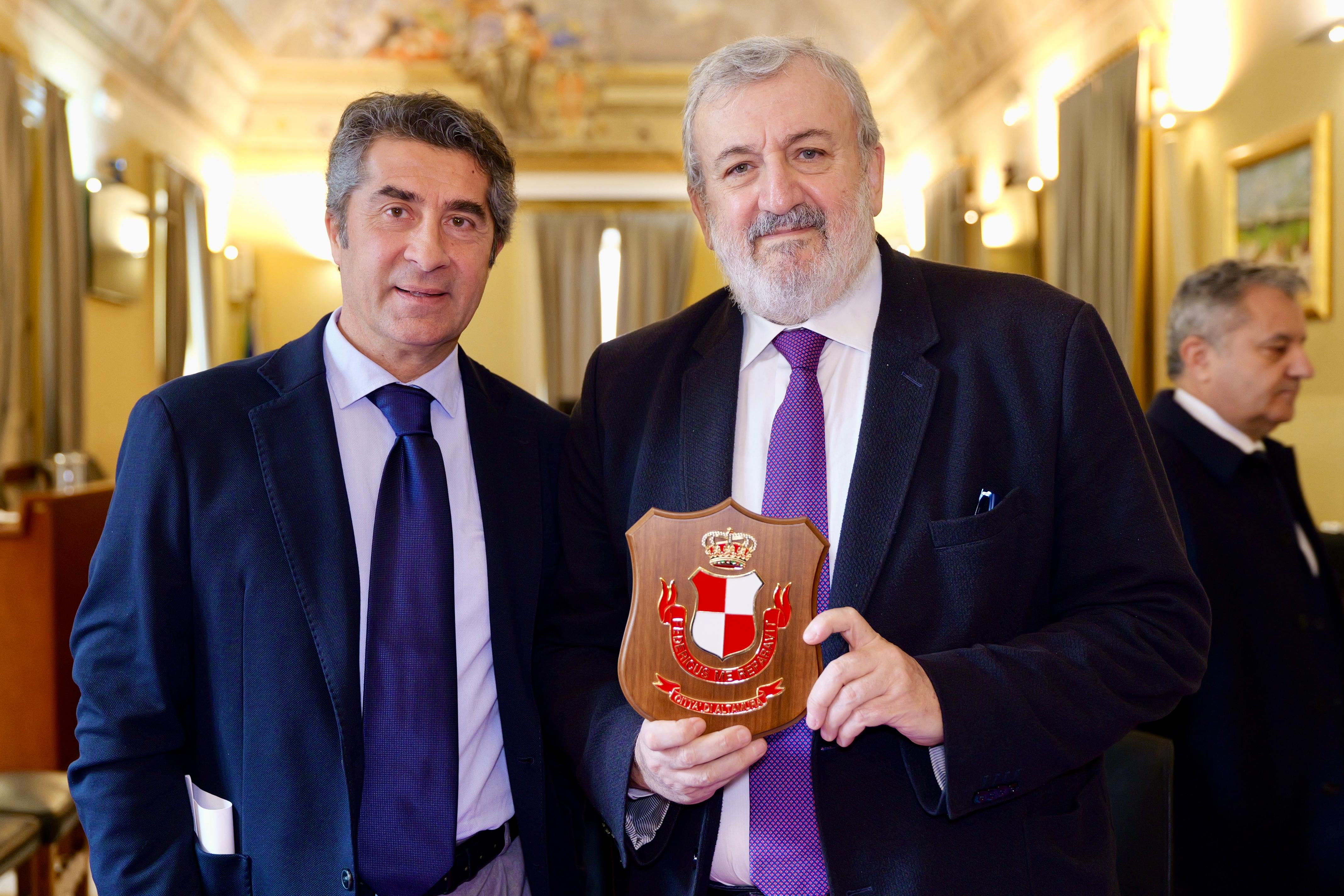 Galleria Dismissione e riqualificazione discarica ex Tradeco di Altamura (Ba), Emiliano e Triggiani: “Il Comune protagonista del cambiamento con il supporto di Regione Puglia” - Diapositiva 6 di 8