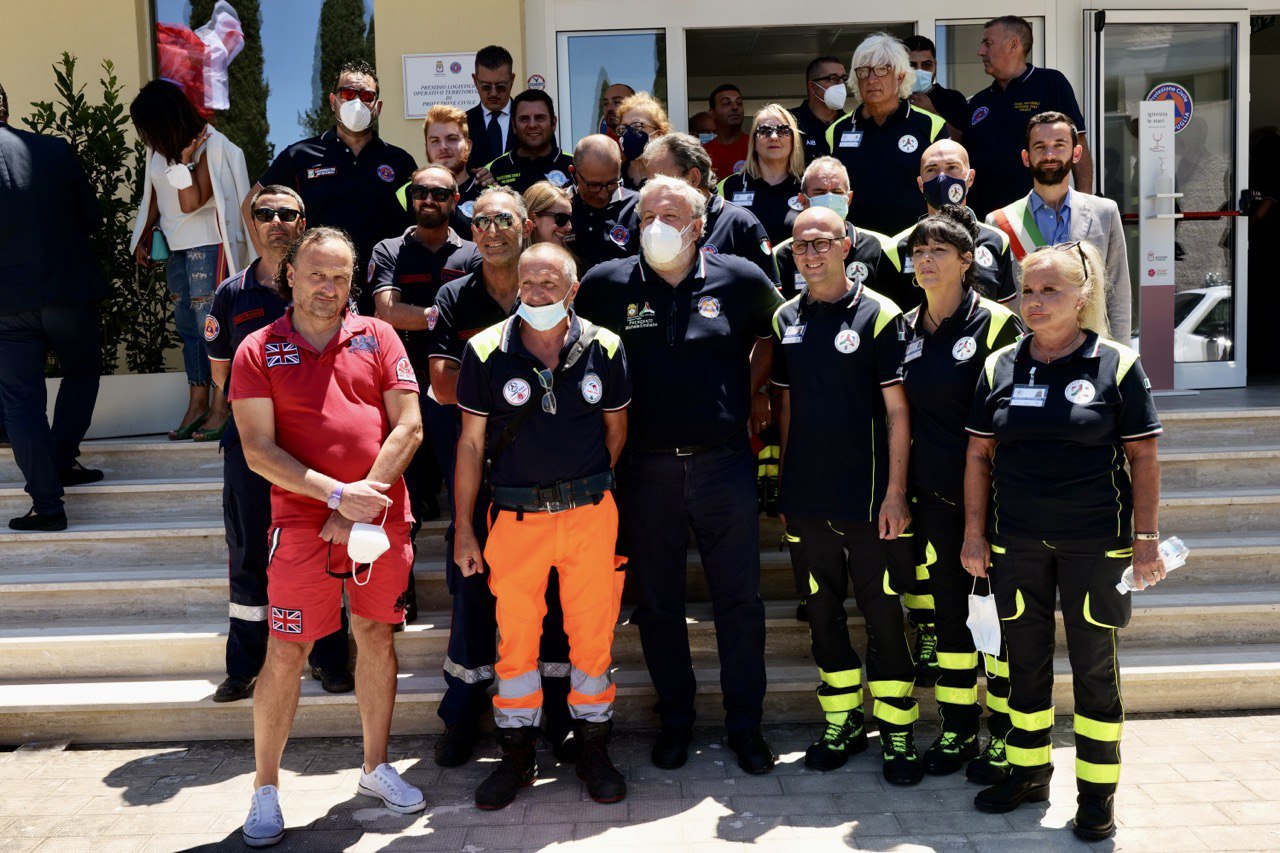 Galleria Il presidente Emiliano ha inaugurato il presidio logistico operativo territoriale di Castellaneta Marina, secondo PLOT di Protezione Civile a diventare operativo - Diapositiva 11 di 15