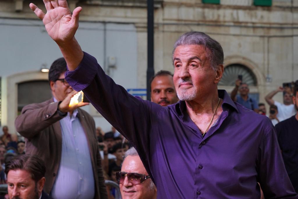 Galleria IL PRESIDENTE EMILIANO A GIOIA DEL COLLE PER LA CITTADINANZA ONORARIA A SYLVESTER STALLONE - Diapositiva 15 di 16