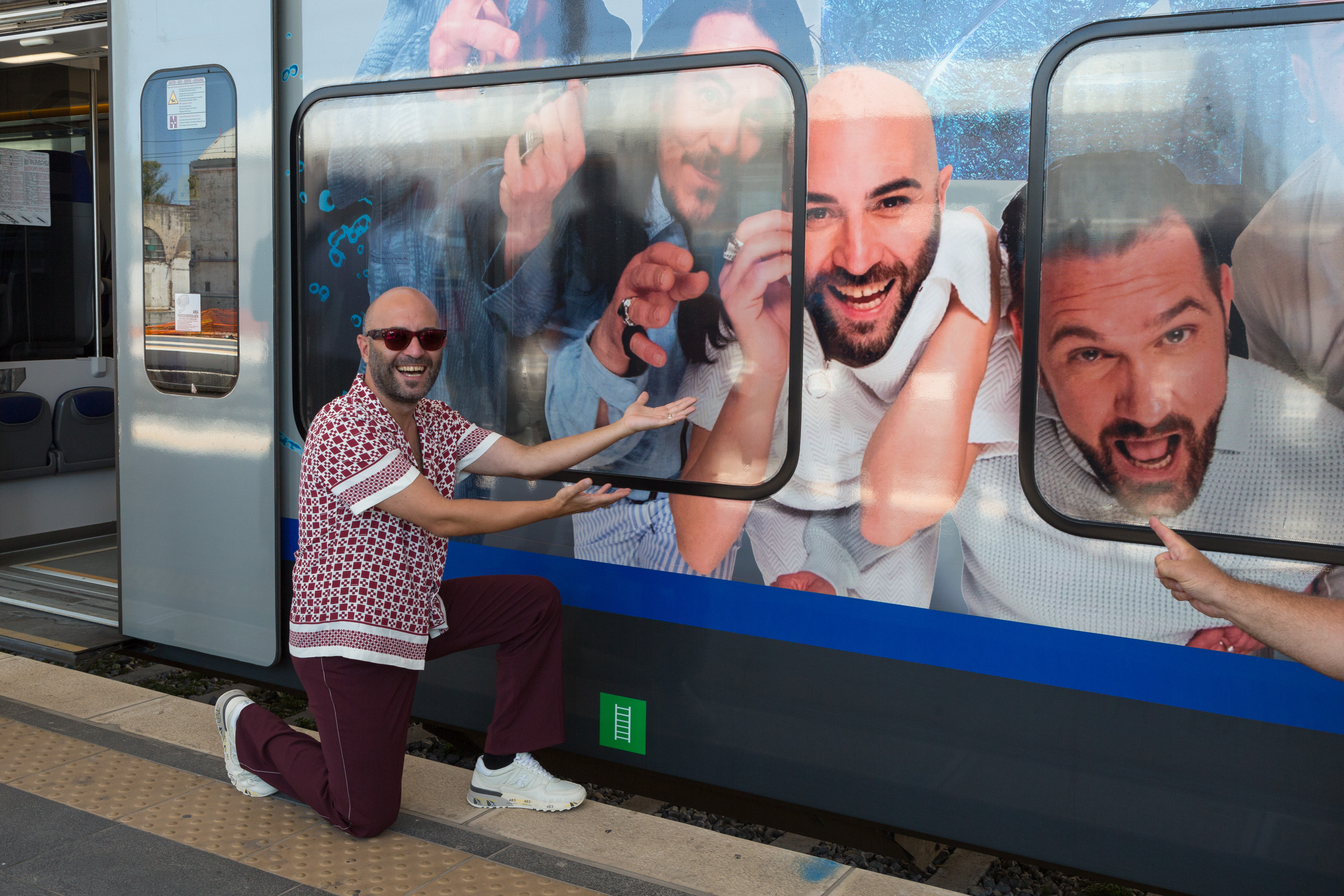 Galleria Maurodinoia: “Per iniziativa di Trenitalia e FSE il concerto dei Negroamaro a Galatina sarà raggiungibile mediante servizio TPL regionale” - Diapositiva 1 di 2