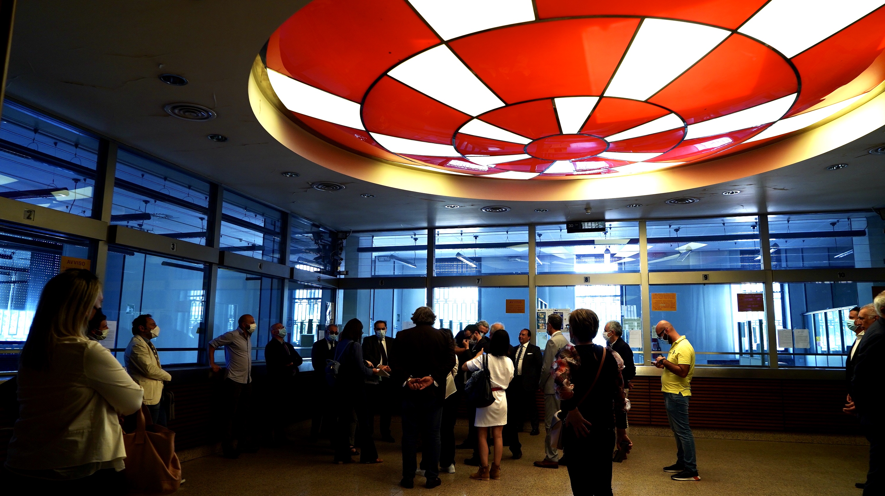 Galleria Visita all’ex sede della Banca d’Italia destinata alla facoltà di medicina a Taranto: presentati i progetti di riuso dalla Asl Ta - Diapositiva 1 di 7