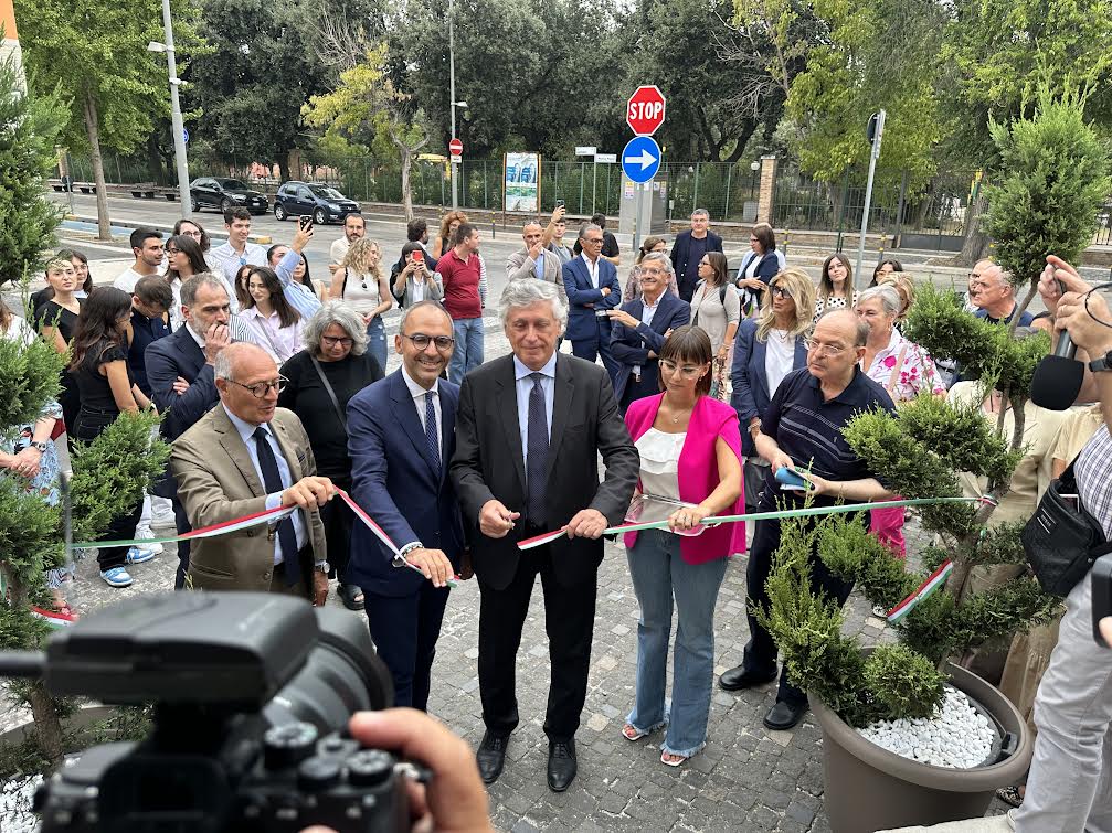 Galleria Community Library: Inaugurata oggi la nuova sede della Biblioteca di Area economica dell’Università di Foggia. - Diapositiva 4 di 8