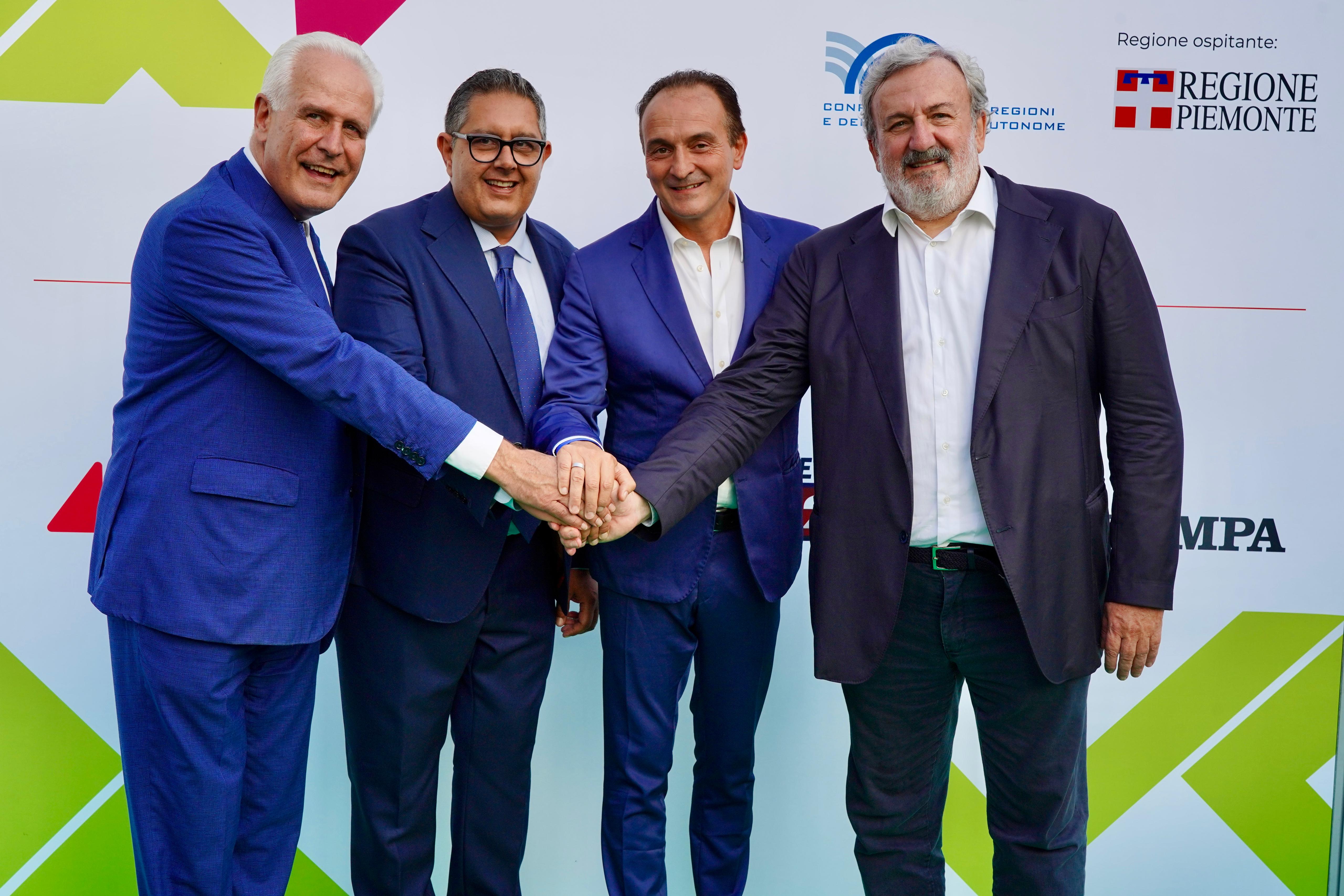 Galleria EMILIANO A TORINO PER IL FESTIVAL DELLE REGIONI E DELLE PROVINCE AUTONOME: “SERVE A SPIEGARE AI CITTADINI IL SIGNIFICATO DI QUELLO CHE FACCIAMO. L’EDIZIONE 2024 IN PUGLIA”&nbsp; - Diapositiva 3 di 6