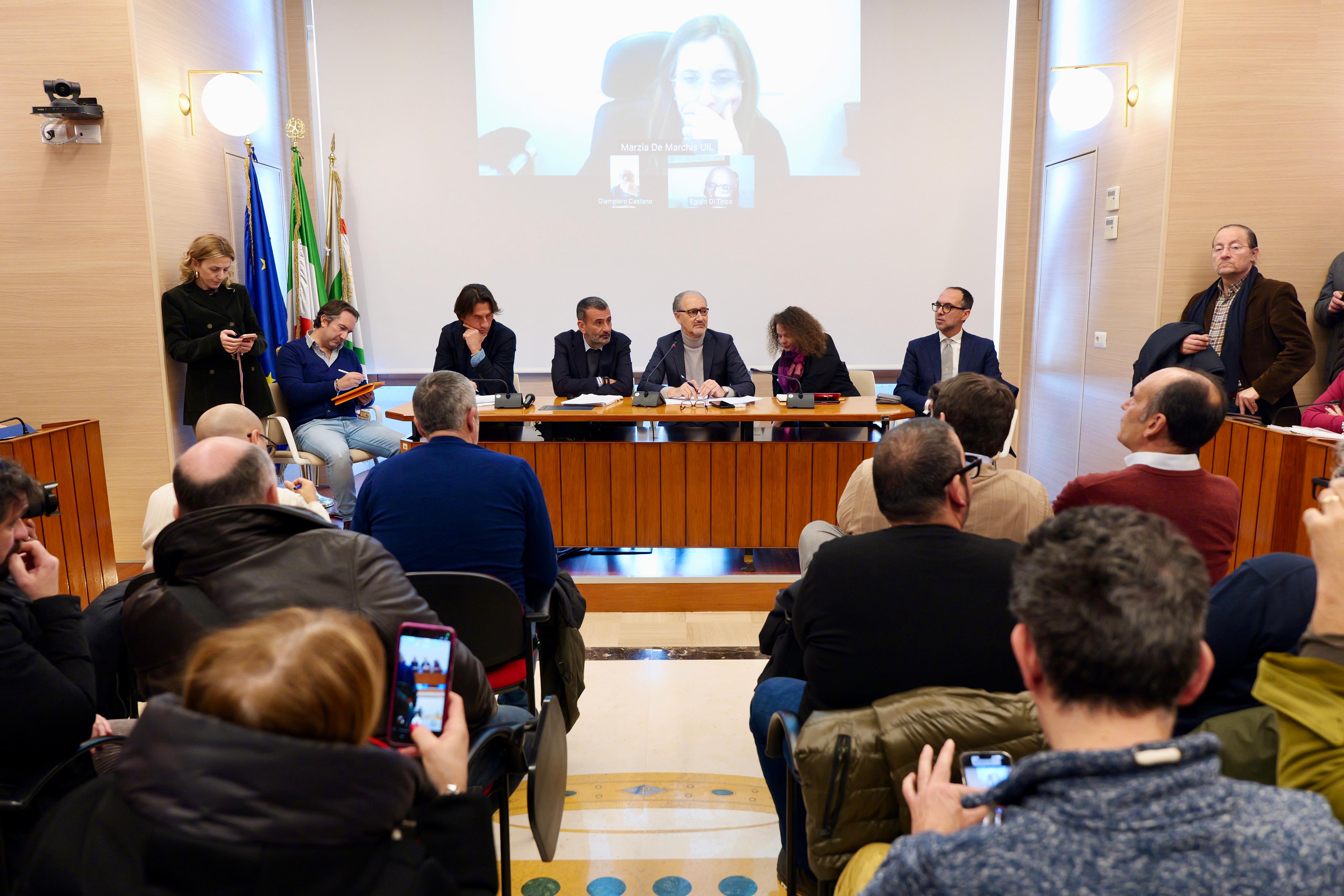 Galleria Gli esiti del tavolo Natuzzi, Decaro: 