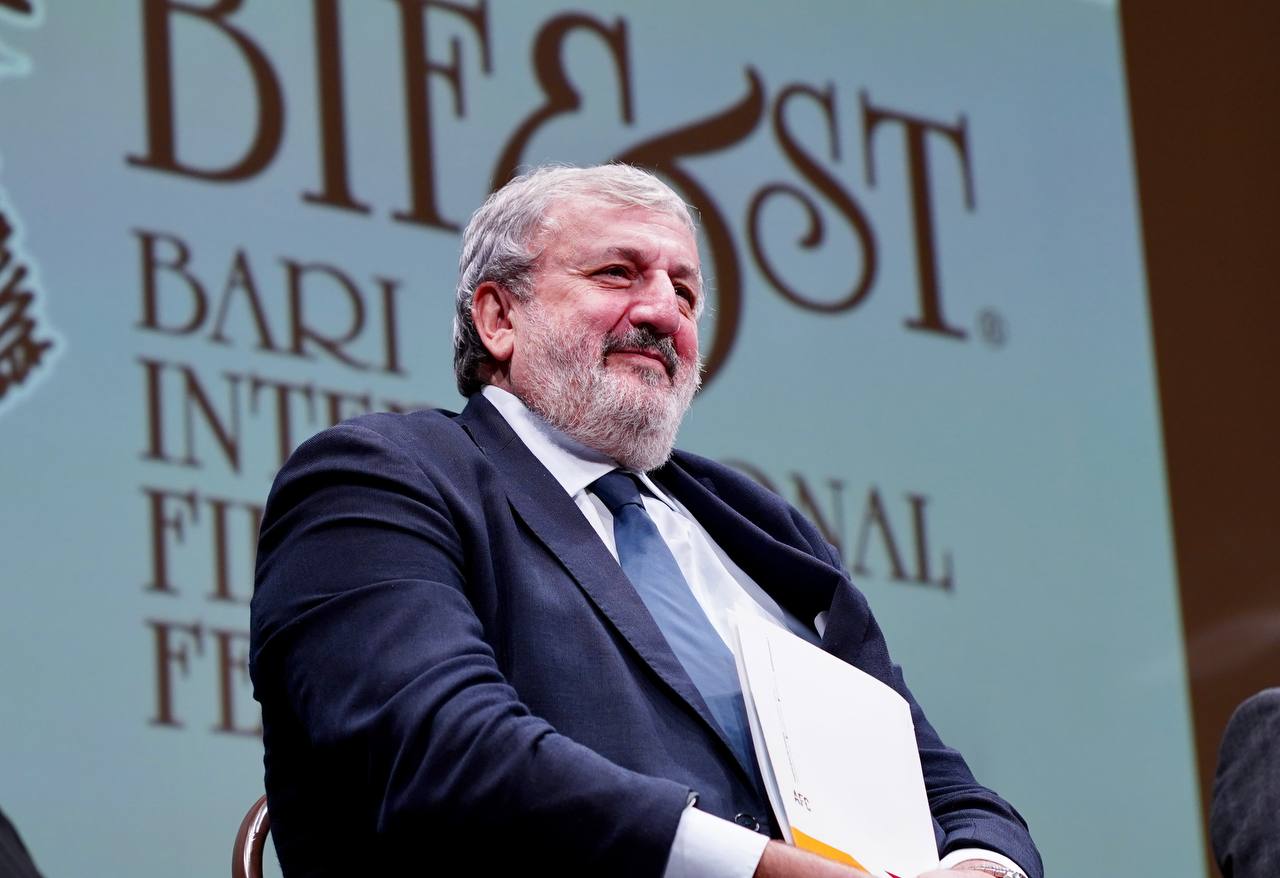 Galleria 14ESIMA EDIZIONE DEL BIFEST: “URGENTE DARE UNA DIMENSIONE ISTITUZIONALE ALLA FESTA DEL CINEMA”. - Diapositiva 7 di 8