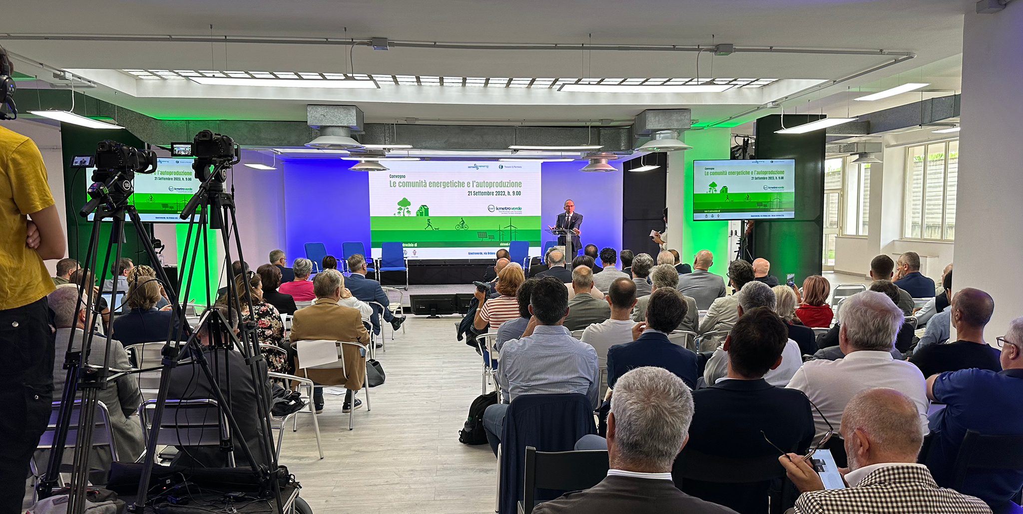 Galleria Il vicepresidente Piemontese a Cervaro (Fg) per l’inaugurazione  del polo tecnologico “Kmetroverde” - Diapositiva 2 di 3