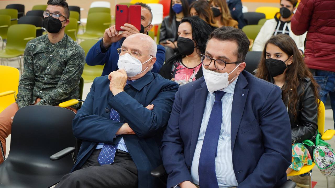 Galleria Una giornata dedicata all’Artigianato per riconoscerne il ruolo strategico nello sviluppo economico, culturale e sociale della Puglia    - Diapositiva 3 di 12