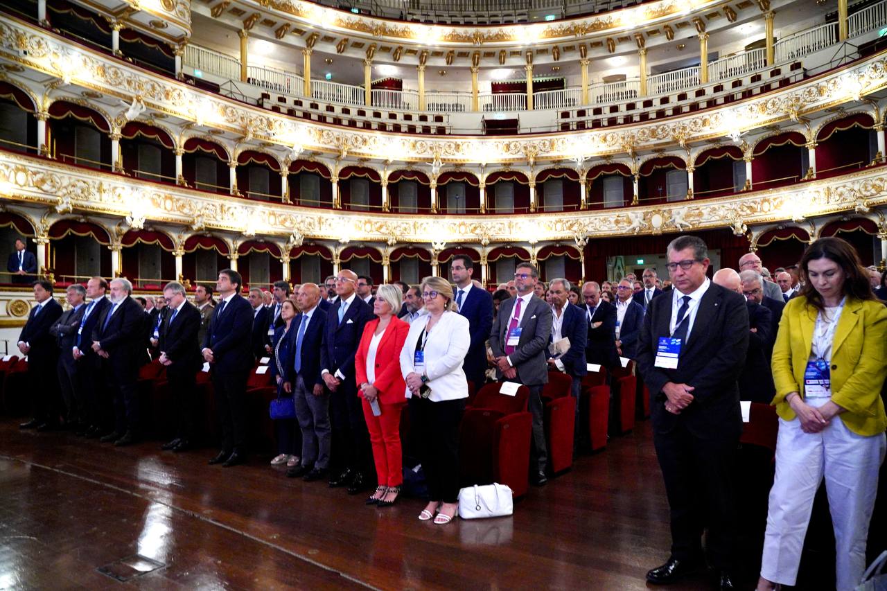 Galleria EMILIANO ALL’ASSEMBLEA GENERALE DI CONFINDUSTRIA BARI-BAT: “IL SISTEMA PUGLIA HA CONSENTITO DI RAGGIUNGERE RISULTATI TRA I MIGLIORI D’ITALIA” - Diapositiva 5 di 11