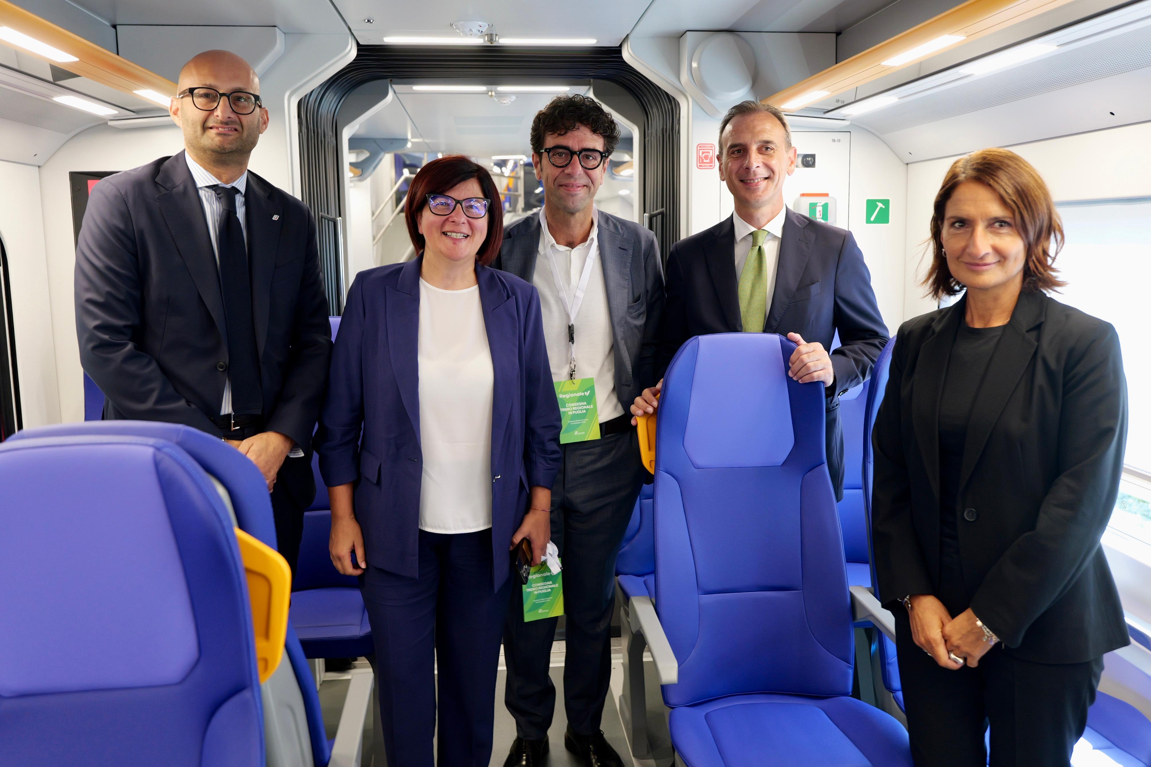 Galleria Trasporti, Ciliento: “La flotta interamente rinnovata del Regionale di Trenitalia dimostra la volontà della Regione di investire in un TPL sicuro, efficiente e sostenibile” - Diapositiva 12 di 13