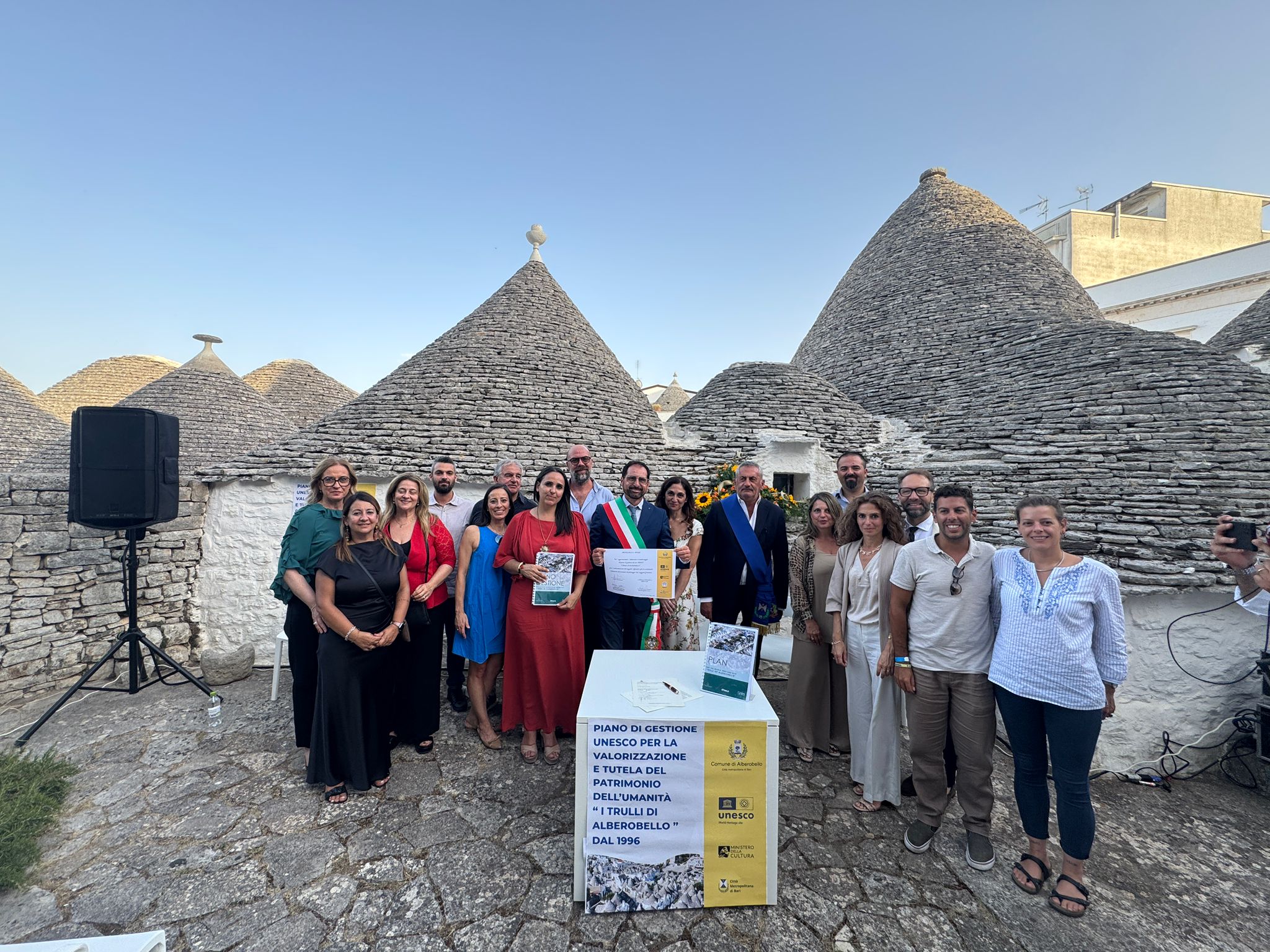 Galleria ALBEROBELLO, SOTTOSCRITTO IL PROTOCOLLO D’INTESA PER L'ATTUAZIONE DEL PIANO DI GESTIONE DEL SITO UNESCO DEI TRULLI - Diapositiva 1 di 2