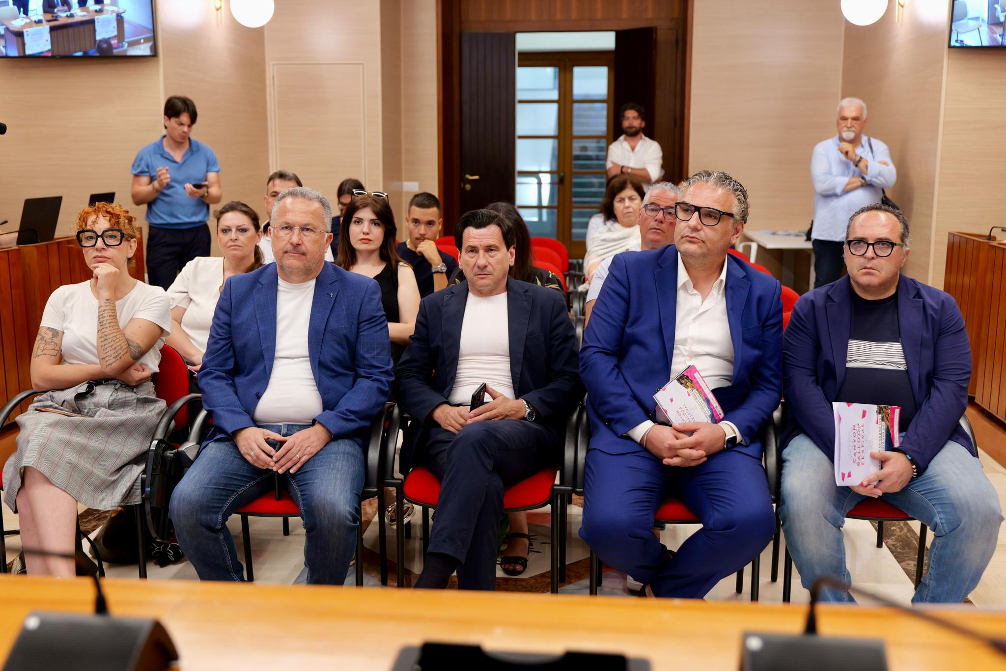 Galleria NELLA TERRA DELLE GRAVINE RITORNA IL CANYON BALLOON FESTIVAL - Diapositiva 5 di 7