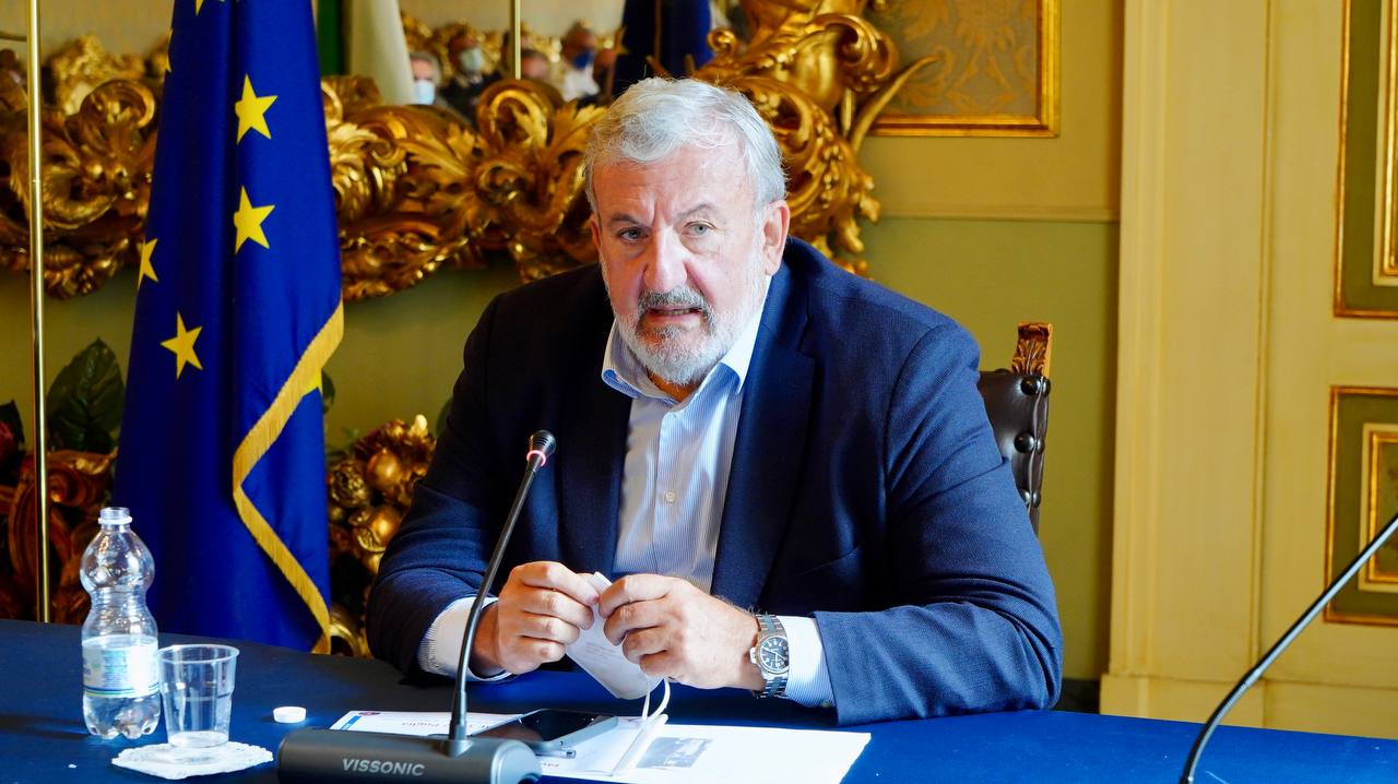 Galleria NUMERO UNICO EUROPEO DI EMERGENZA 112,  EMILIANO: “INNOVAZIONE STRAORDINARIA