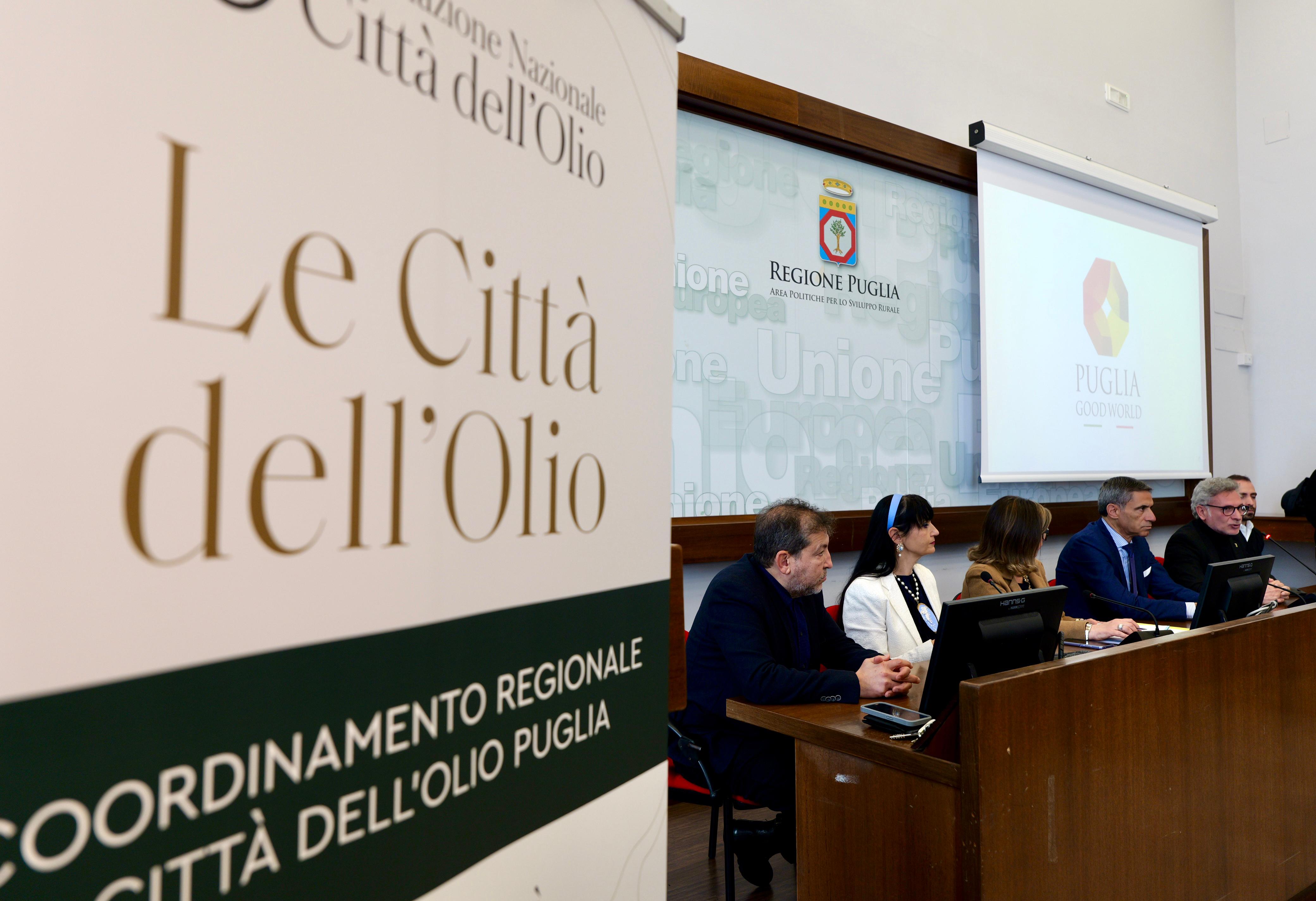 Galleria NASCE IL PORTALE PUGLIAEVOWORLD, TUTTA LA PUGLIA DELL’OLIO EXTRAVERGINE IN UN CLICK - Diapositiva 5 di 6