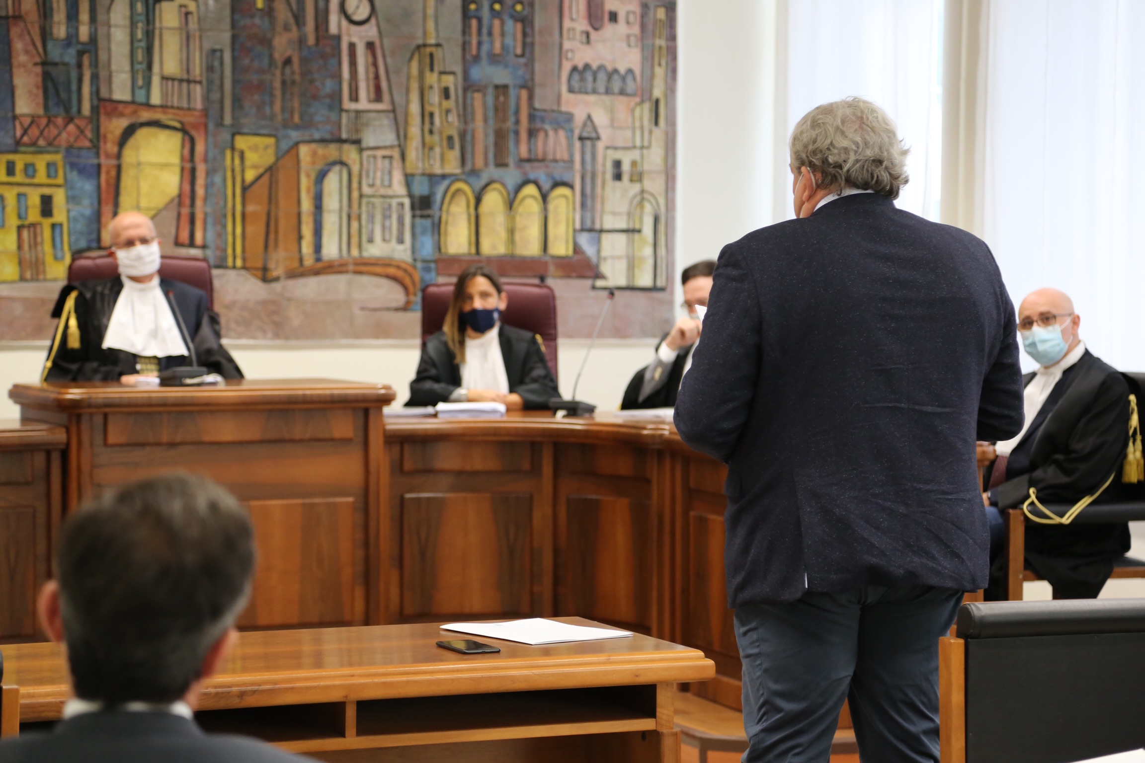 Galleria Corte dei Conti promuove il bilancio della Regione Puglia - Diapositiva 3 di 8