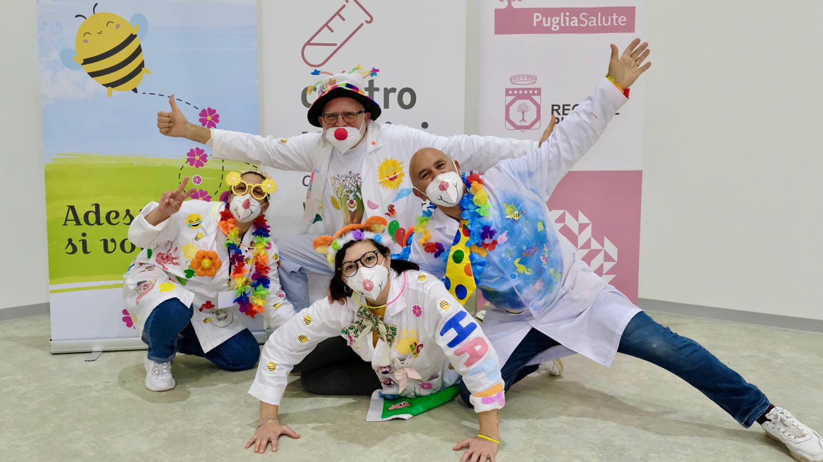 Galleria Ottomila prenotazioni dei 12-19 anni pugliesi per “La notte è giovane”: da stasera a domenica sessioni vaccinali notturne - Diapositiva 5 di 7