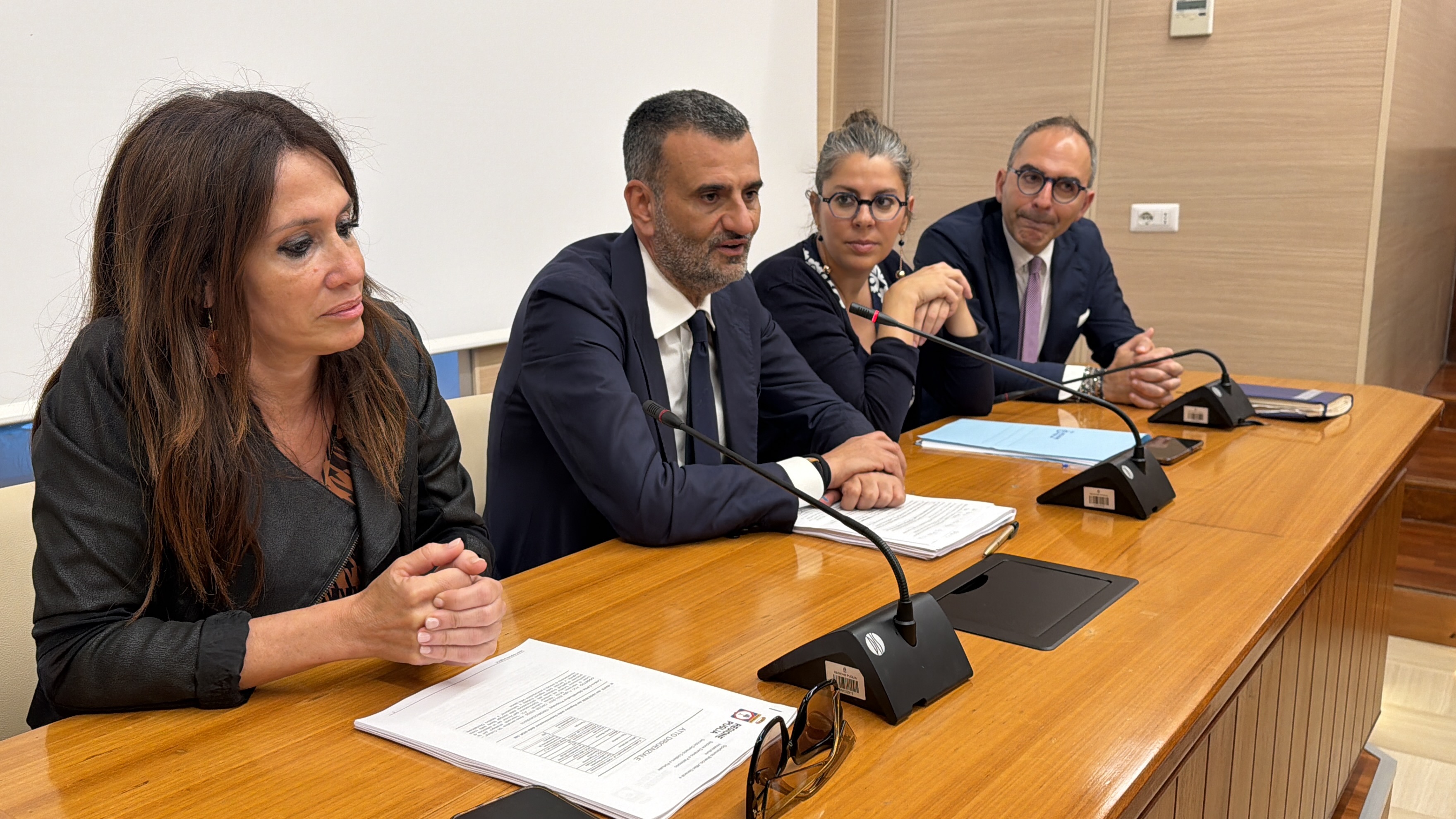 Galleria “Mare democratico”: presentati in conferenza stampa i primi avvisi del programma varato dalla Regione Puglia per attrezzare le spiagge libere dei pugliesi - Diapositiva 2 di 4