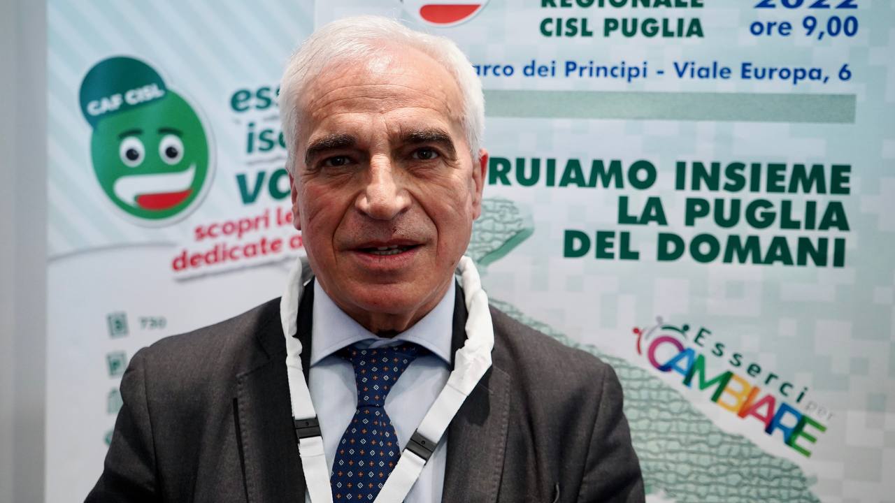Galleria Il presidente Emiliano e gli assessori Leo, Palese, Pentassuglia al XIII Congresso regionale Cisl Puglia a Bari - Diapositiva 18 di 18