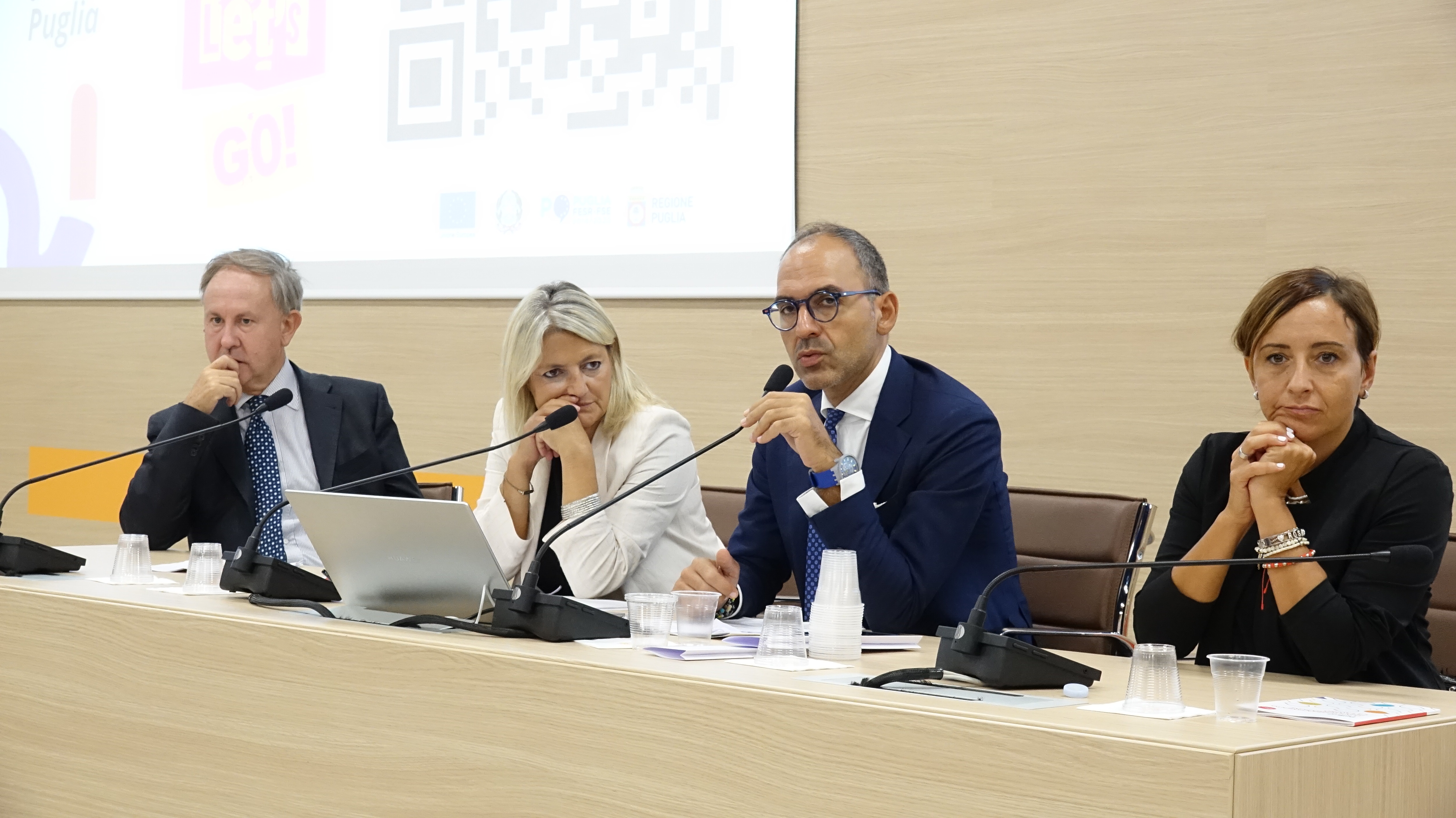 Galleria FdL 2023. “Puglia modello da seguire nell’uso dei Fondi UE”. Così Carlo Corazza (ufficio Parlamento Europeo in Italia) all’incontro in Fiera su “Next Generation EU, Bilancio UE e fondi BEI” - Diapositiva 2 di 9