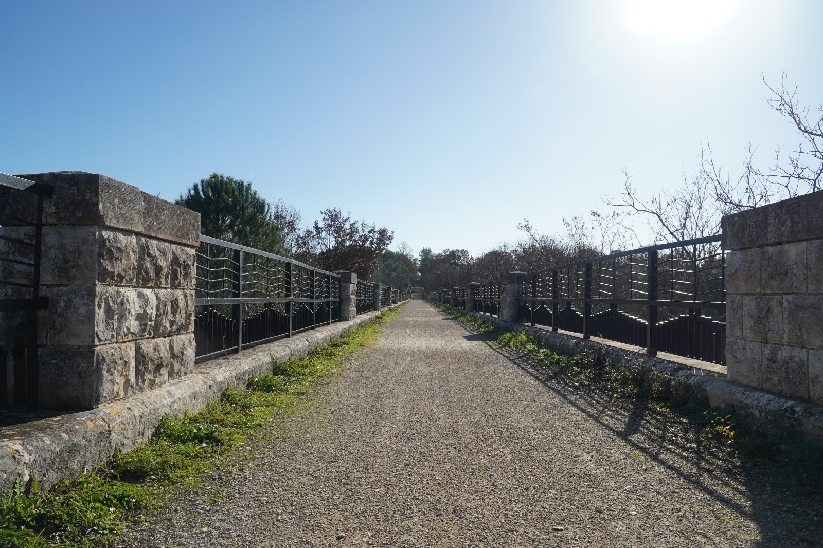 Galleria Nasce la Ciclovia dell’acqua: quattro nuove tratte, con 190 chilometri per innamorarsi del più grande fiume di Puglia - Diapositiva 4 di 16