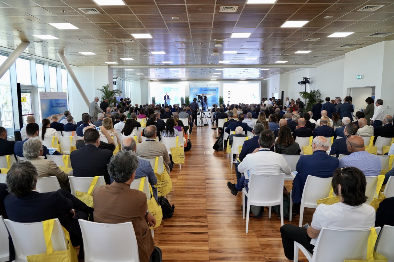 Galleria AdP, Piano strategico 2023-2028. Presentato il futuro della rete aeroportuale pugliese - Diapositiva 5 di 8