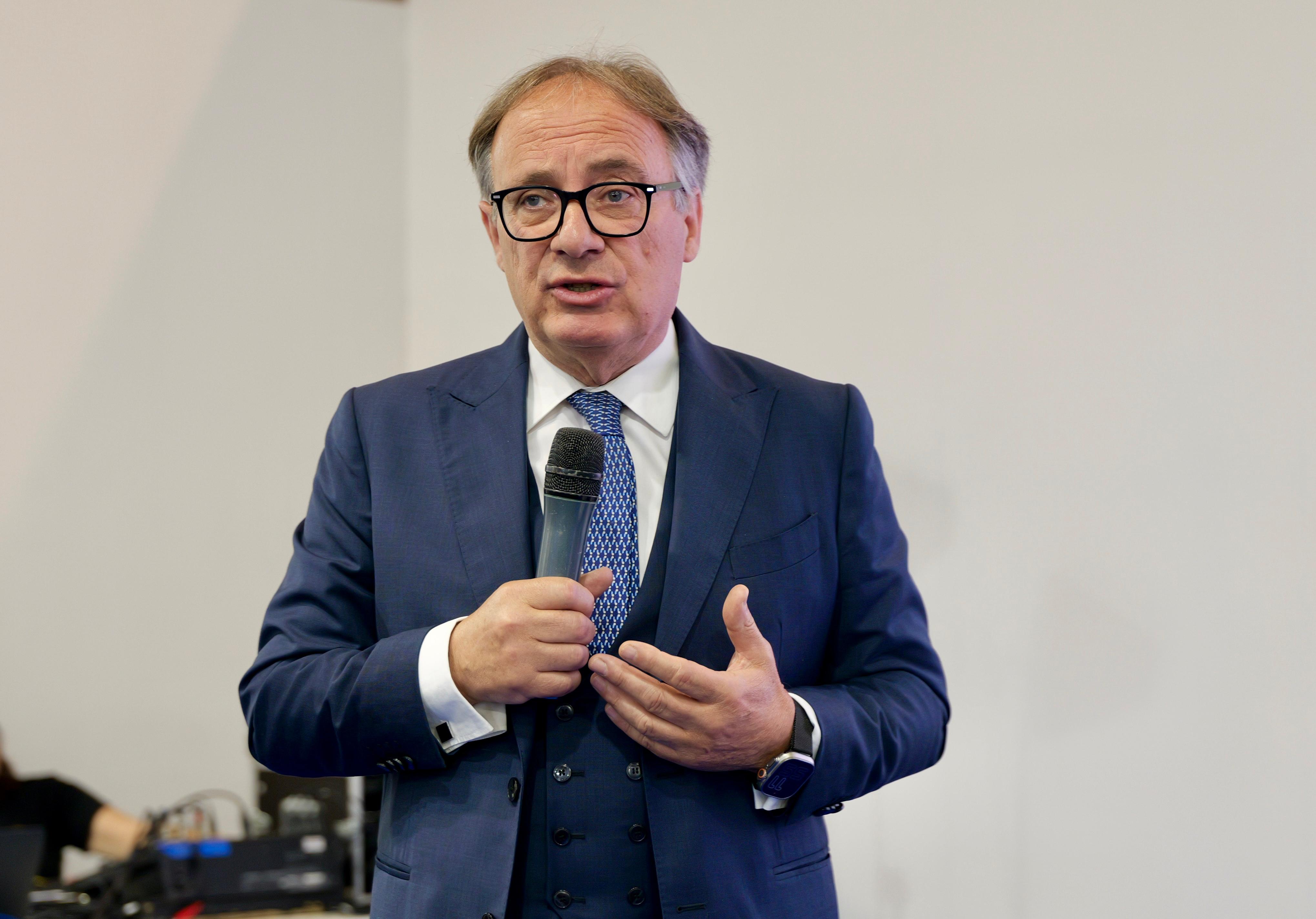 Galleria AL VIA OGGI LA PRIMA EDIZIONE JOB&ORIENTA BARI - Diapositiva 6 di 11