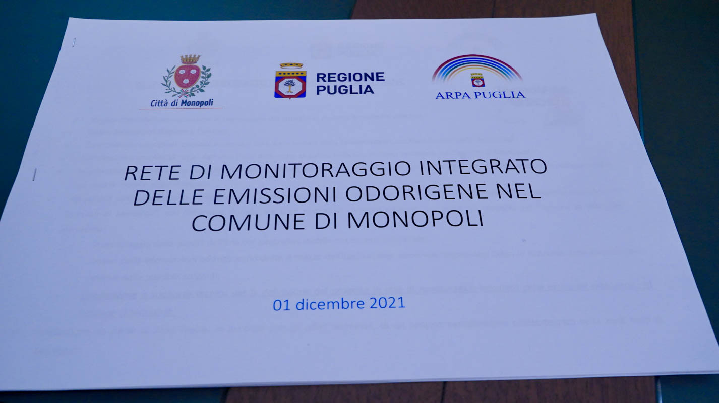 Galleria EMISSIONI ODORIGENE A MONOPOLI, EMILIANO E MARASCHIO:  “ATTIVITÀ DI MONITORAGGIO A GARANZIA DI CITTADINI E IMPRESE PER TUTELARE LA SALUTE DI TUTTI”. - Diapositiva 6 di 12