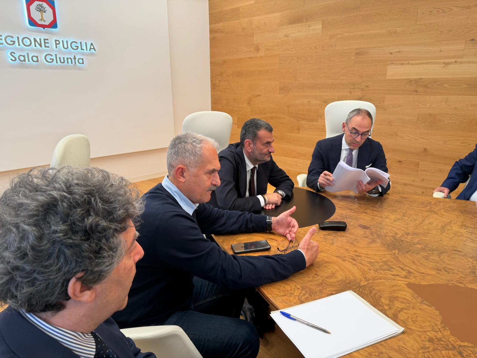 Galleria “Mitigazione del rischio da erosione costiera” (costa alta).  26 milioni di euro stanziati per difesa della costa in tutta la Puglia. Province, Citta Metropolitana e Comuni protagonisti delle scelte. - Diapositiva 2 di 3