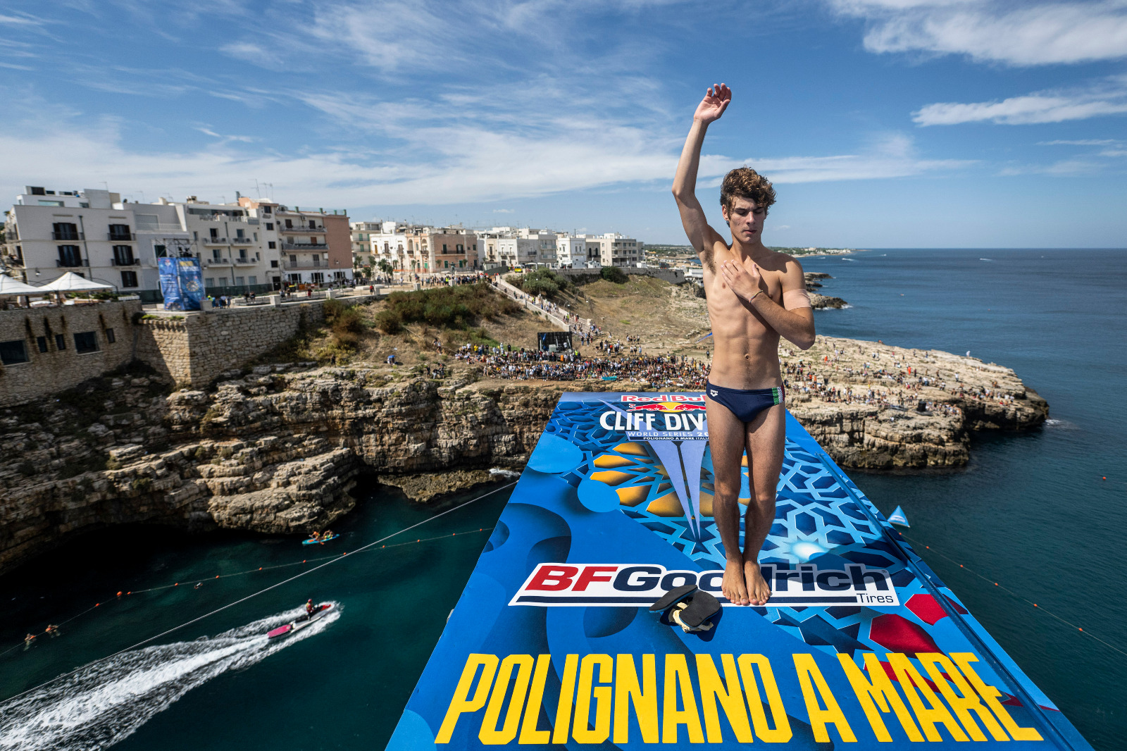 Galleria L’1 e 2 luglio 2023 l’élite del Red Bull Cliff Diving  torna per la 10° volta a Polignano a Mare - Diapositiva 5 di 16