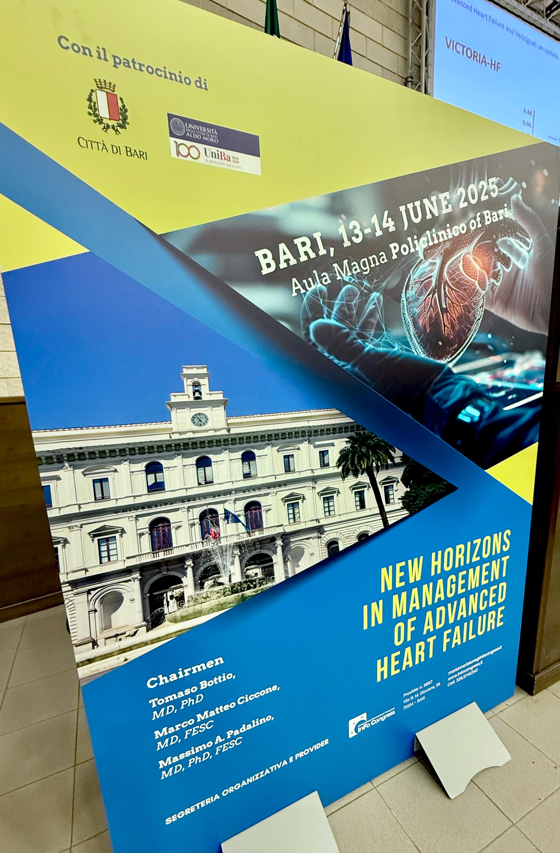 Galleria EMILIANO AL CONGRESSO SUI NUOVI ORIZZONTI DELLA CARDIOLOGIA: “LA PUGLIA PRIMA IN ITALIA PER I TRAPIANTI DI CUORE, GRAZIE ALLA GRANDE SINERGIA TRA POLICLINICO DI BARI, REGIONE E TANTI MEDICI” - Diapositiva 3 di 8