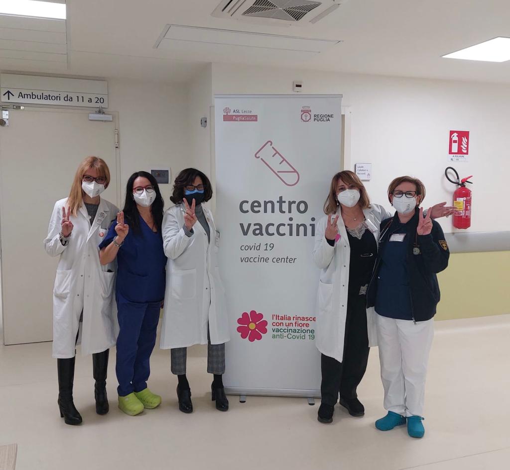 Galleria Report settimanale vaccini anticovid 04 marzo 2022 - Diapositiva 1 di 11