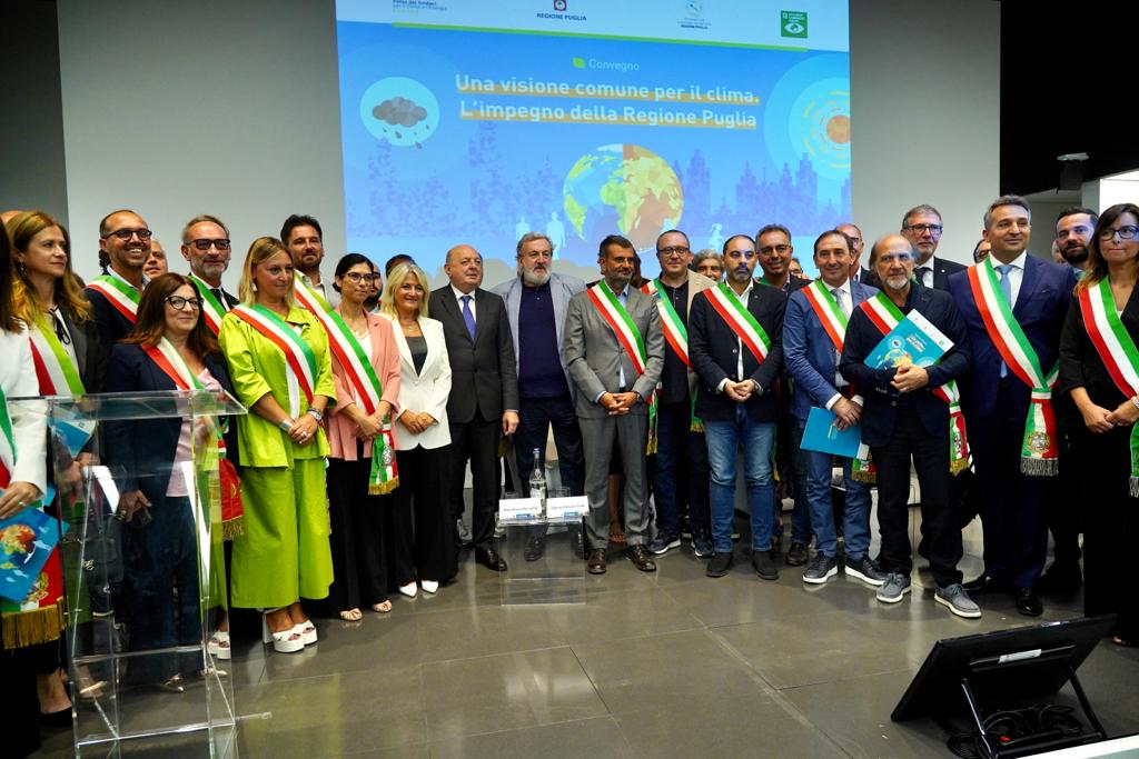 Galleria FdL 2023. Il ministro dell’Ambiente Pichetto Fratin e il presidente della Regione Puglia Emiliano al convegno sul cambiamento climatico - Diapositiva 9 di 17