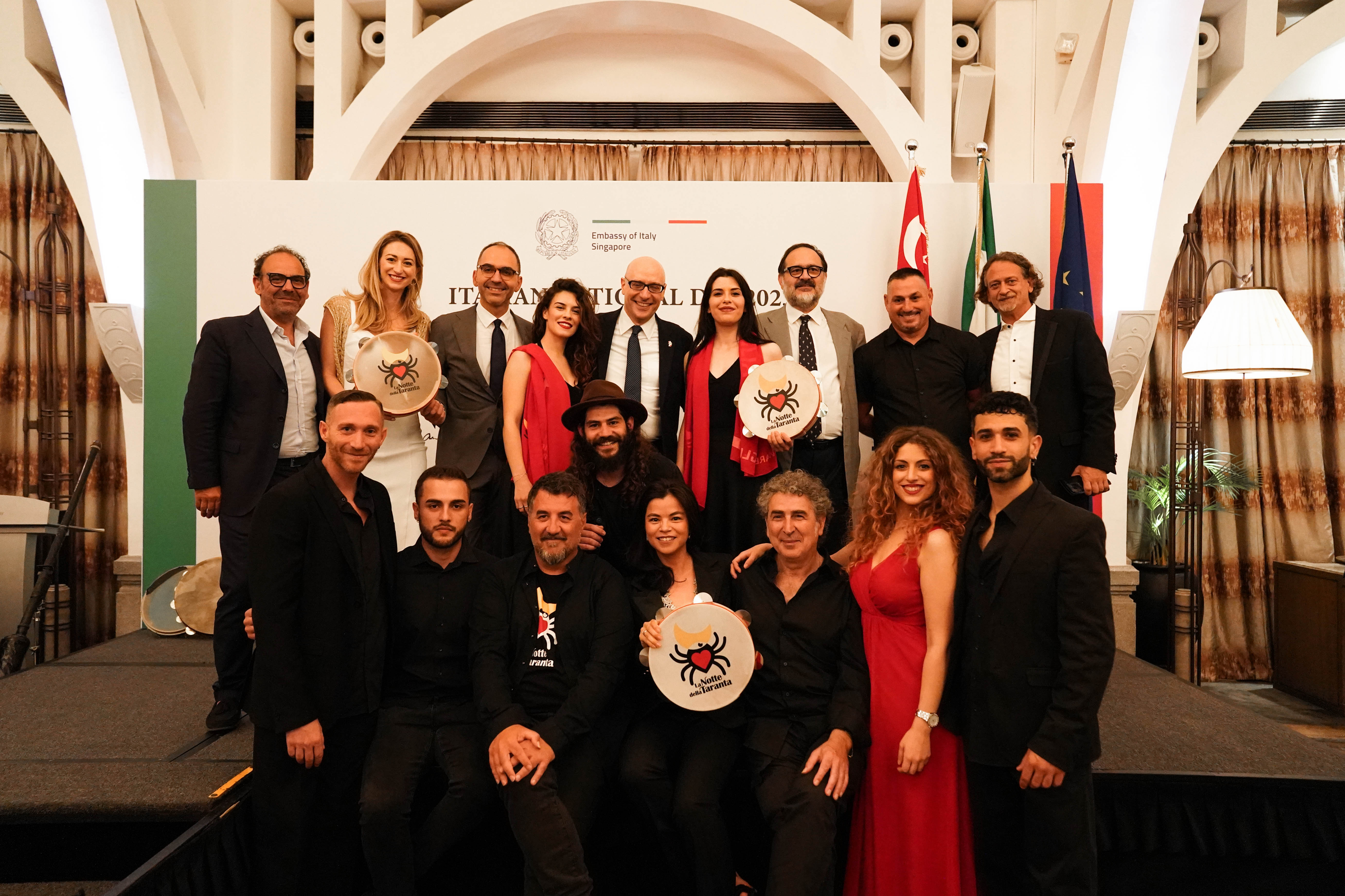 Galleria SULLE NOTE DELLA PIZZICA PRENDONO IL VIA A SINGAPORE LE CELEBRAZIONI PER LA FESTA DELLA REPUBBLICA ITALIANA - Diapositiva 6 di 7