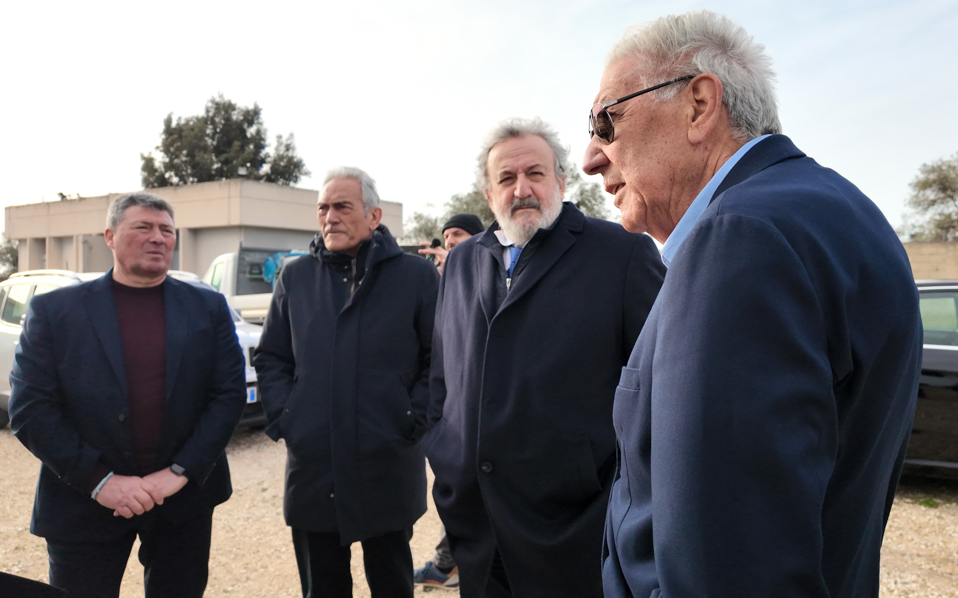 Galleria Giochi del Mediterraneo, sopralluogo del presidente Emiliano allo stadio comunale di Faggiano insieme al presidente FIGC Gravina - Diapositiva 7 di 7