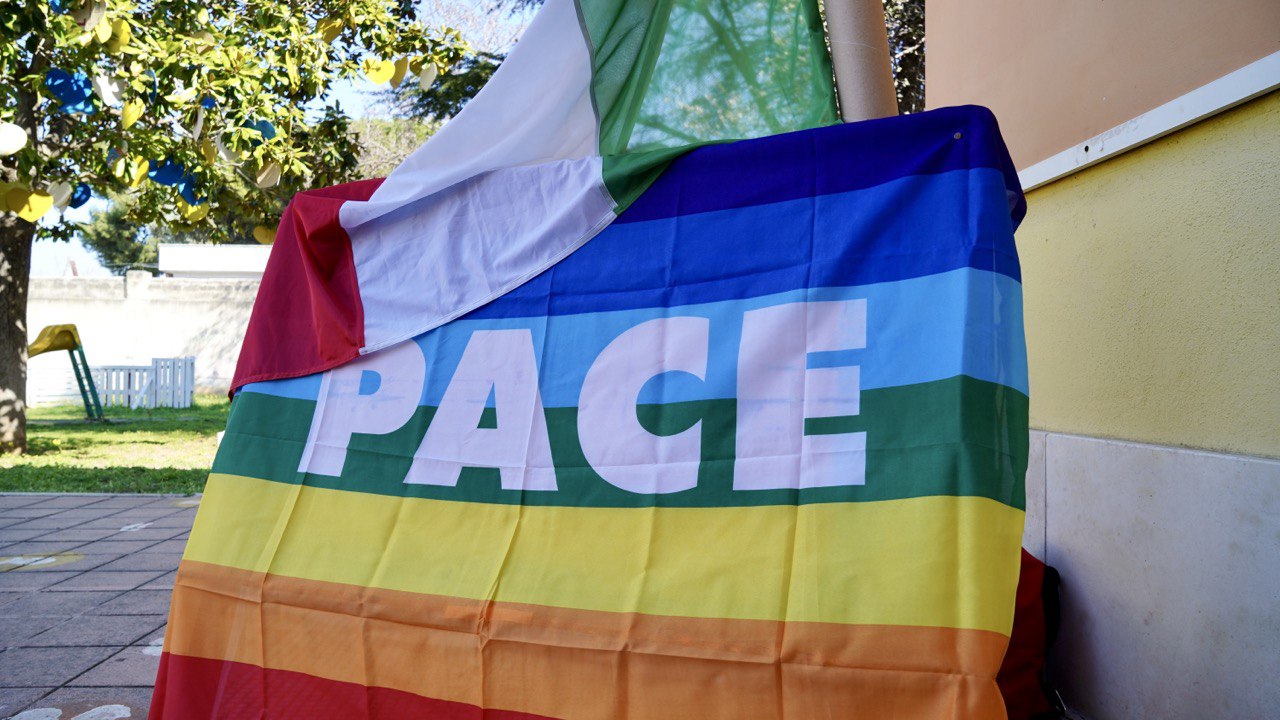 Galleria Emiliano partecipa al laboratorio di Costituzione con i bambini della scuola dell’infanzia “Lascito Ranieri” di Bari - Diapositiva 3 di 13