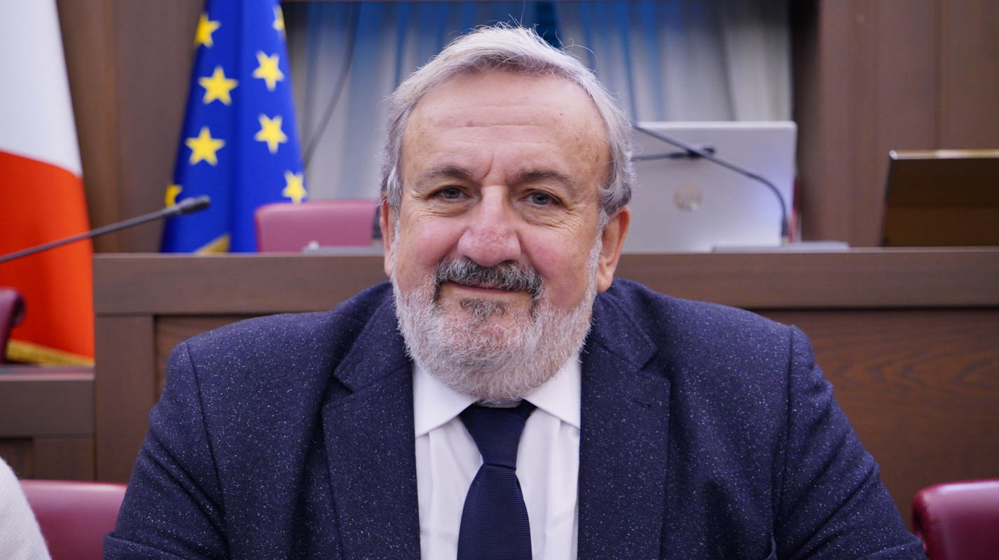 Galleria EMISSIONI ODORIGENE A MONOPOLI, EMILIANO E MARASCHIO:  “ATTIVITÀ DI MONITORAGGIO A GARANZIA DI CITTADINI E IMPRESE PER TUTELARE LA SALUTE DI TUTTI”. - Diapositiva 1 di 12