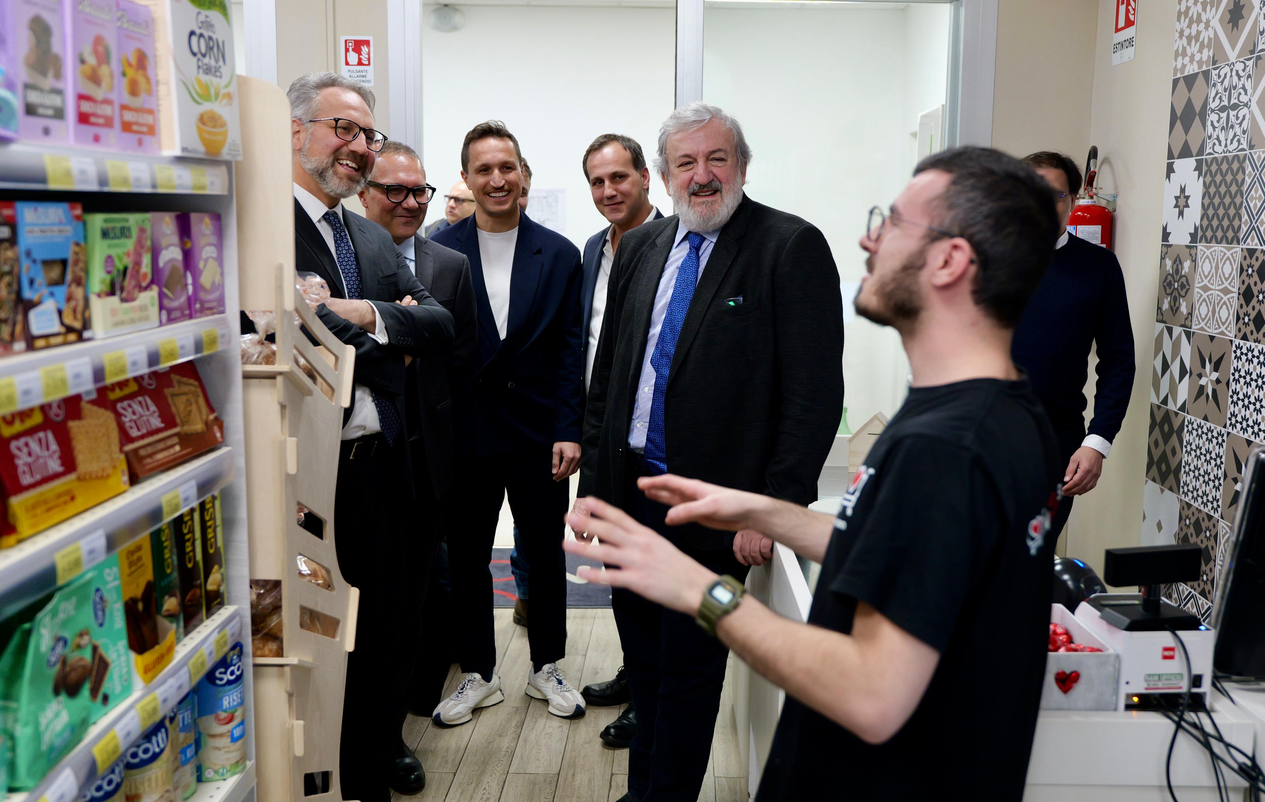 Galleria La tecnologia salva i posti di lavoro: Network Contacts e Regione Puglia evitano i 280 licenziamenti - Diapositiva 2 di 18