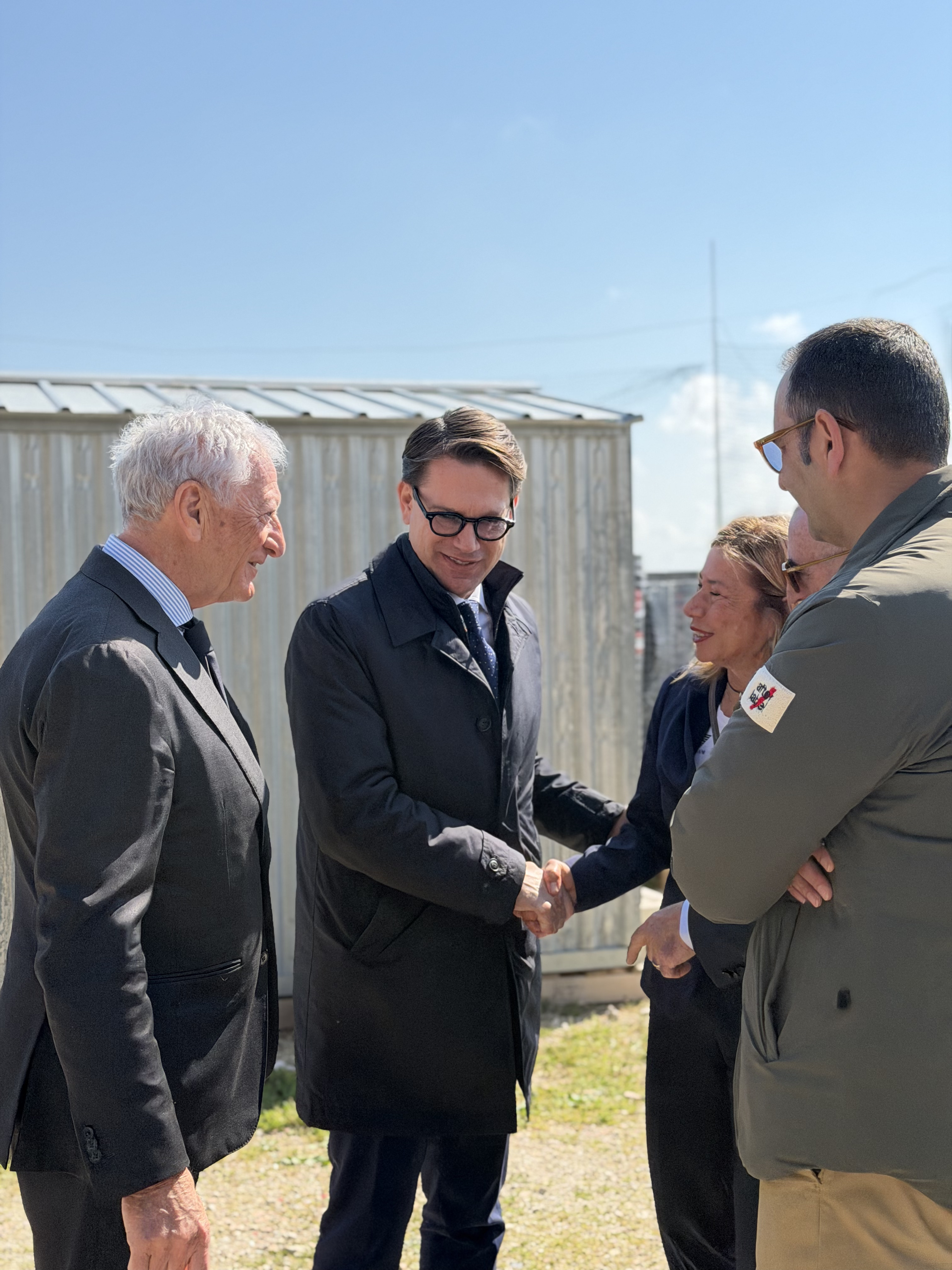 Galleria Centro tecnico federale di pesistica di Capurso, l’assessore Casili al sopralluogo con il presidente nazionale del CONI Buonfiglio - Diapositiva 5 di 7
