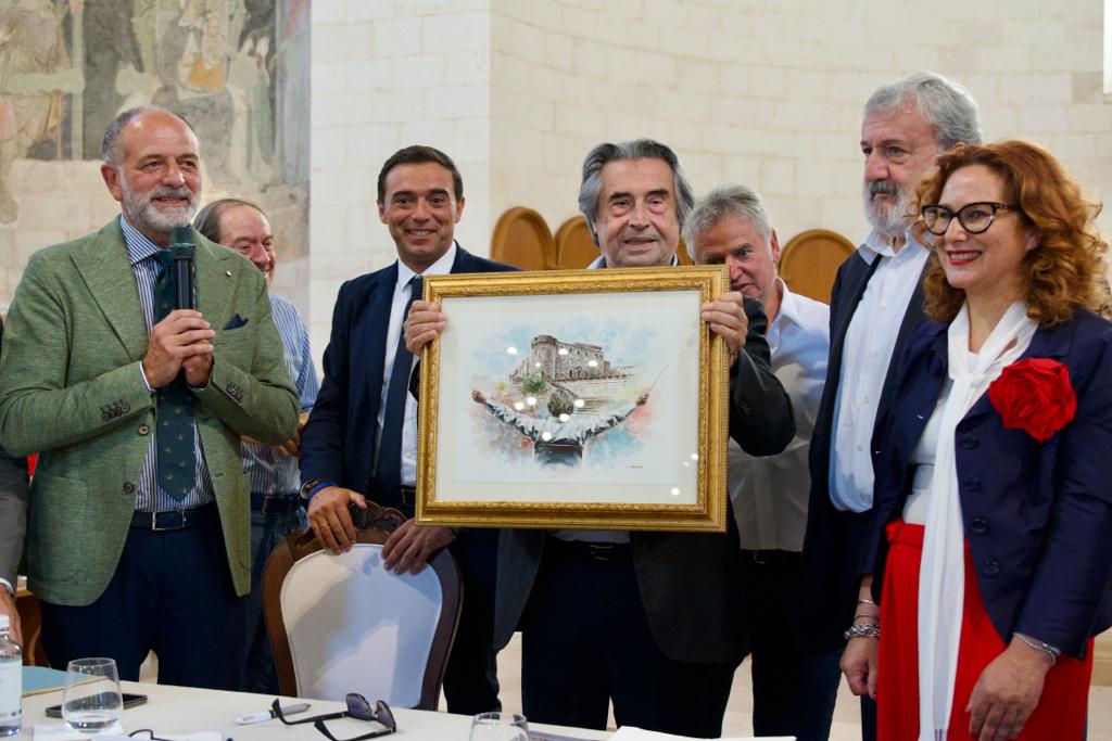 Galleria CONVERSANO, LA FIRMA DEL MAESTRO MUTI SULLA LEGGE PUGLIESE SULLE BANDE MUSICALI: “SIA DI ESEMPIO PER IL PAESE”. EMILIANO: “LA PUGLIA SI RIAPPROPRIA DELLA SUA IDENTITÀ” - Diapositiva 4 di 15