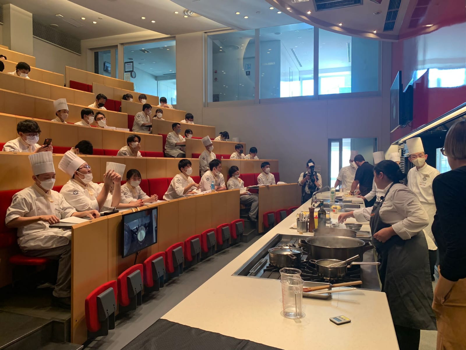 Galleria MASTERCLASS DELLA CHEF PUGLIESE MARROCCO NEL PRESTIGIOSO “HATTORI NUTRITION COLLEGE” DI TOKYO - Diapositiva 15 di 22
